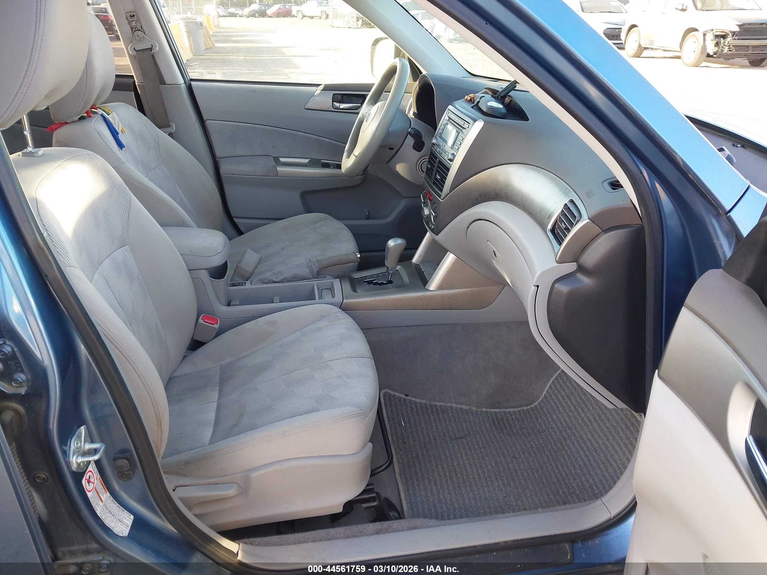 SUBARU FORESTER image 5