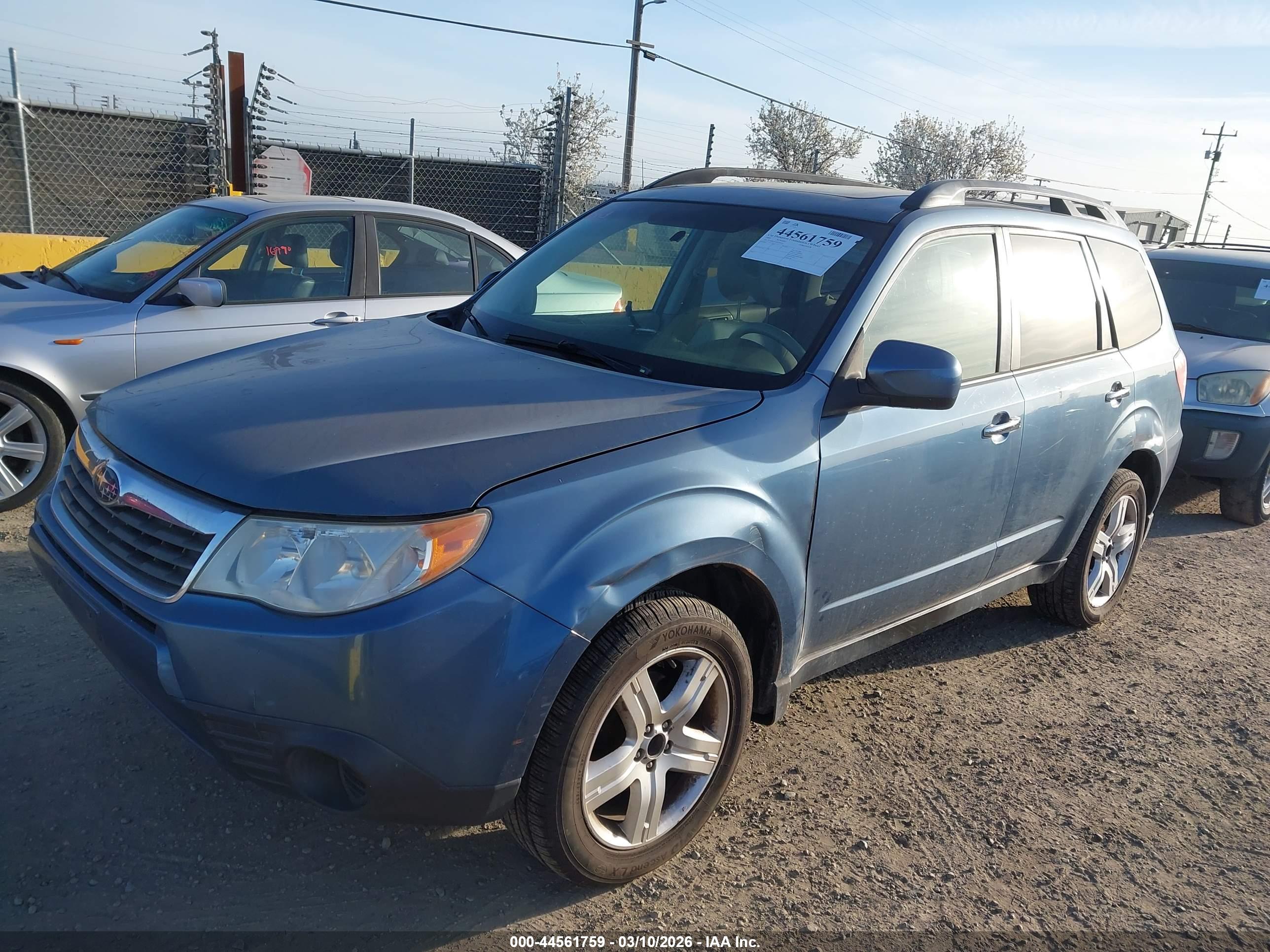 SUBARU FORESTER image 6