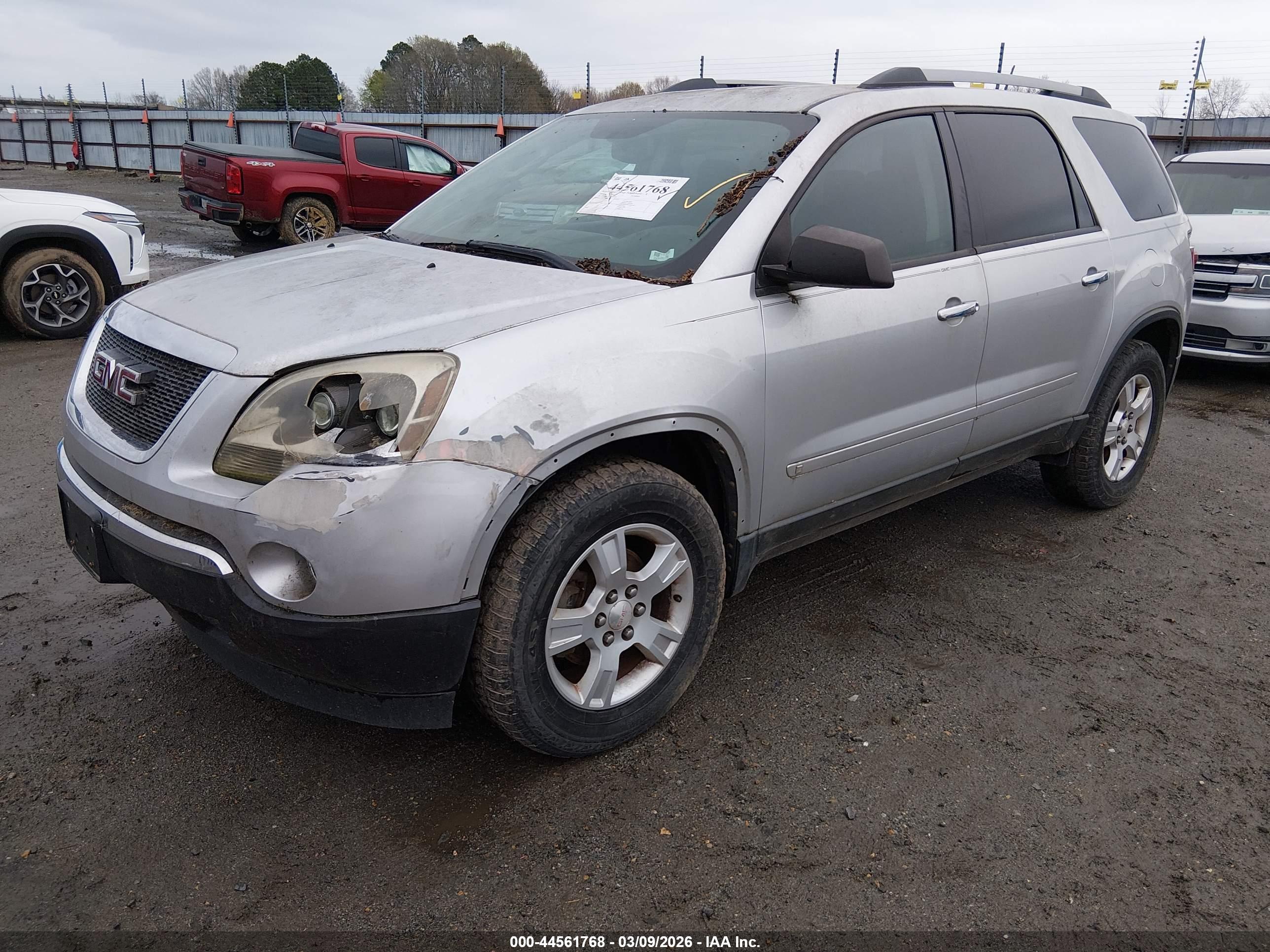 GMC ACADIA image 2