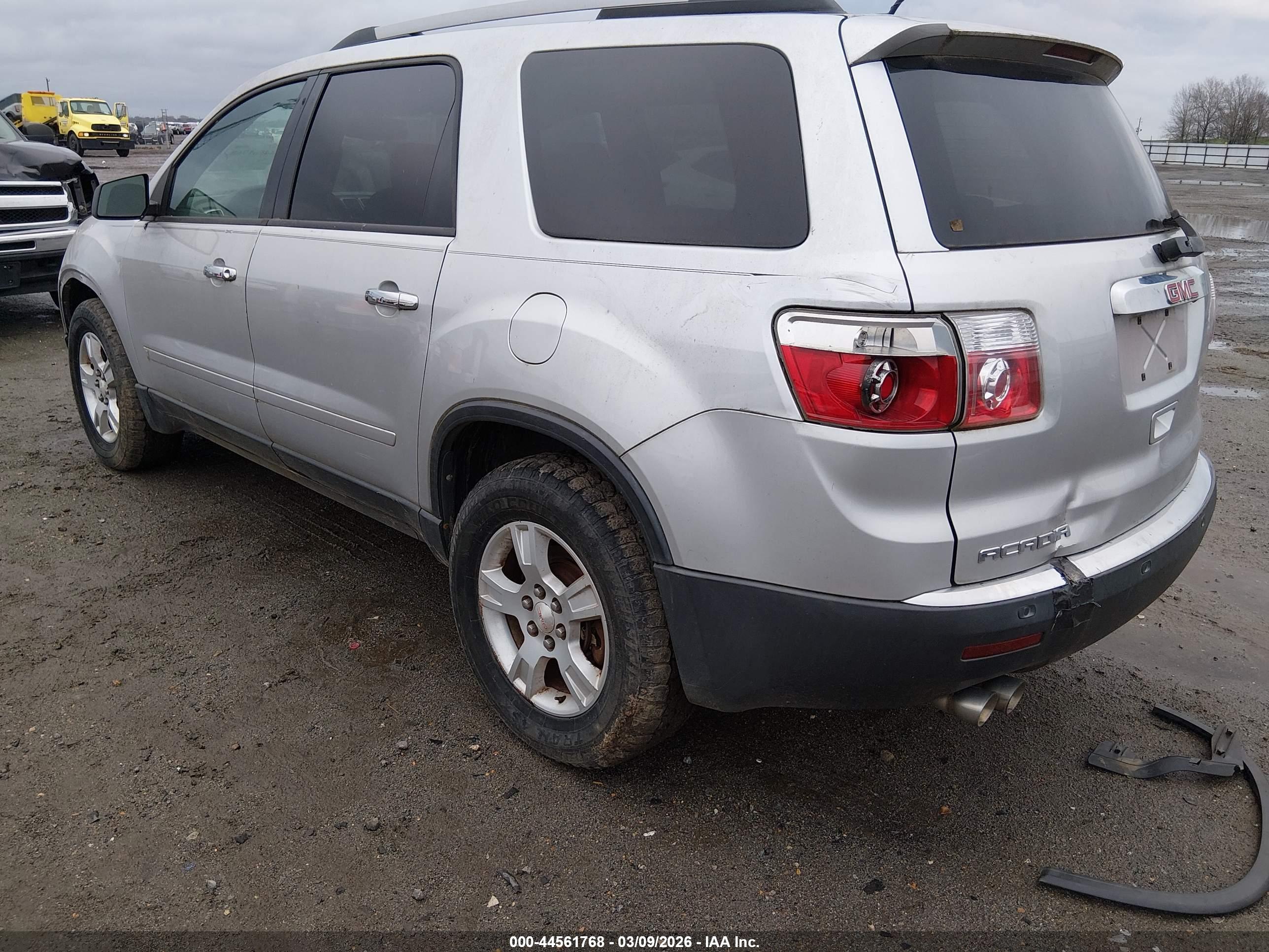 GMC ACADIA image 3