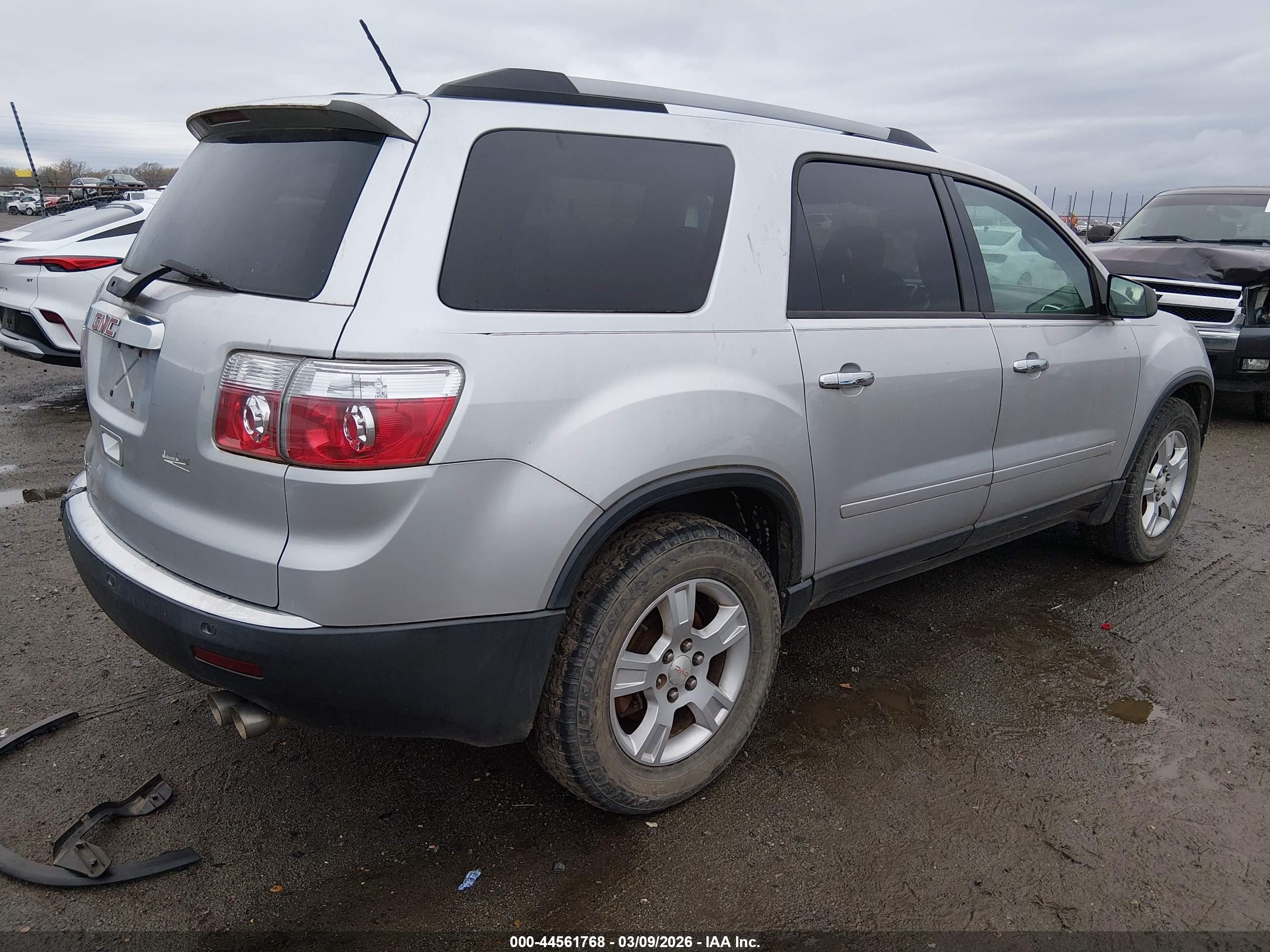 GMC ACADIA image 4
