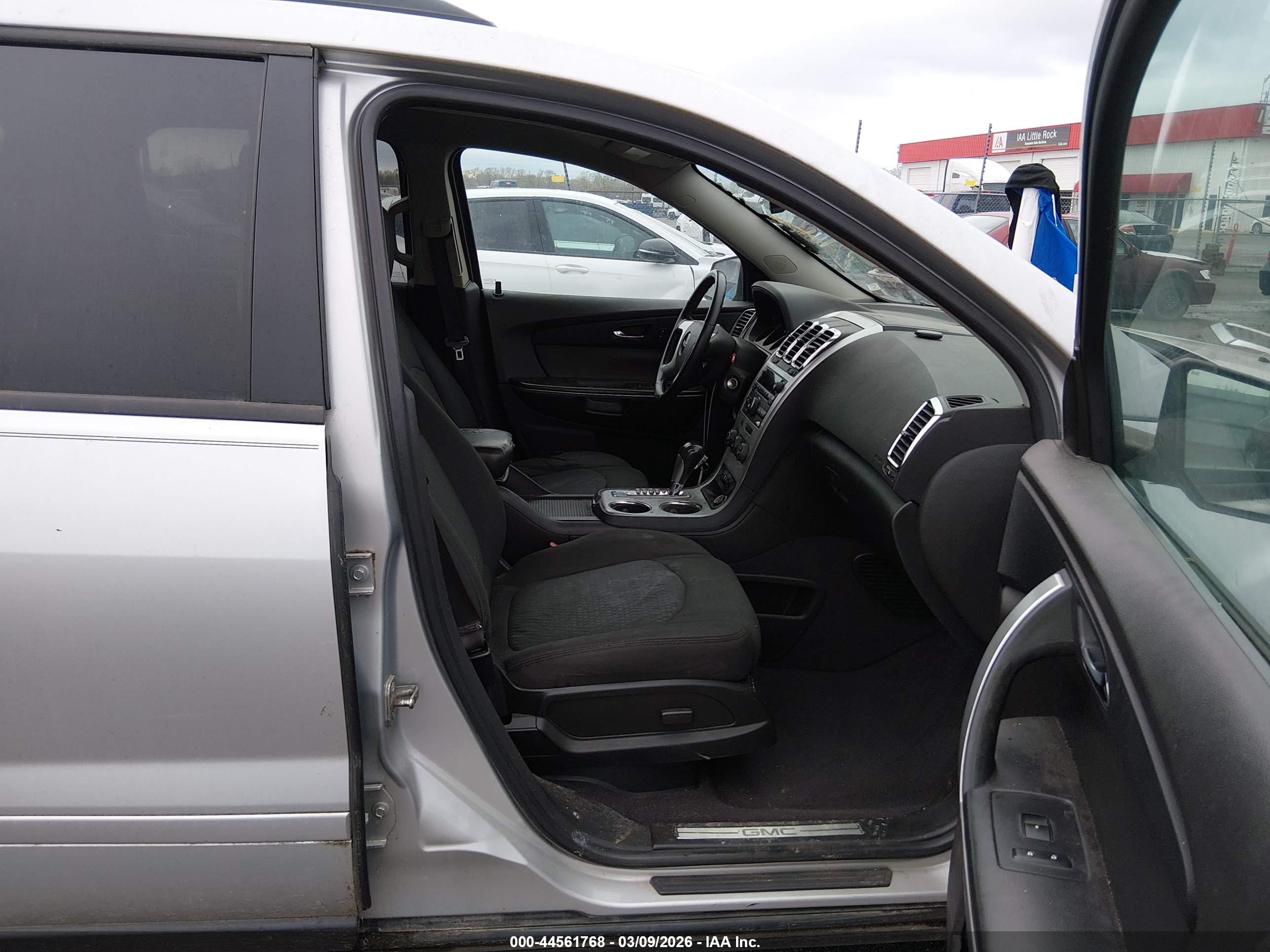 GMC ACADIA image 5