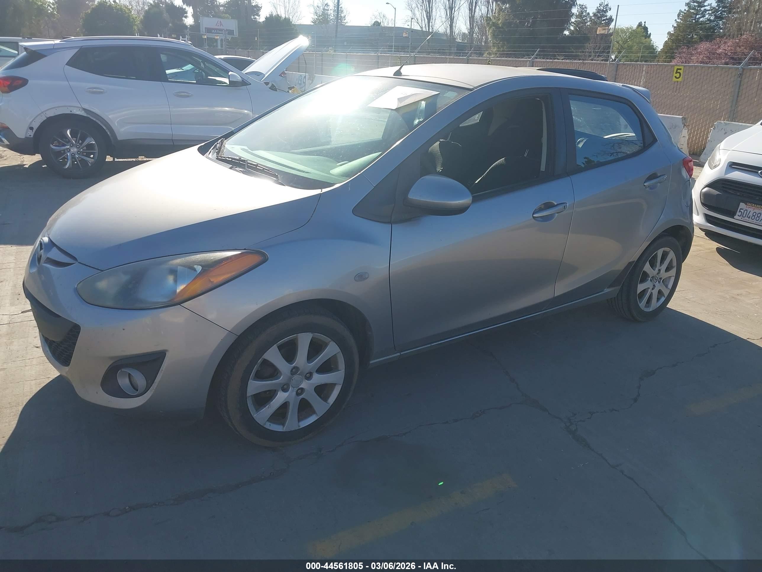 MAZDA MAZDA2 image 2