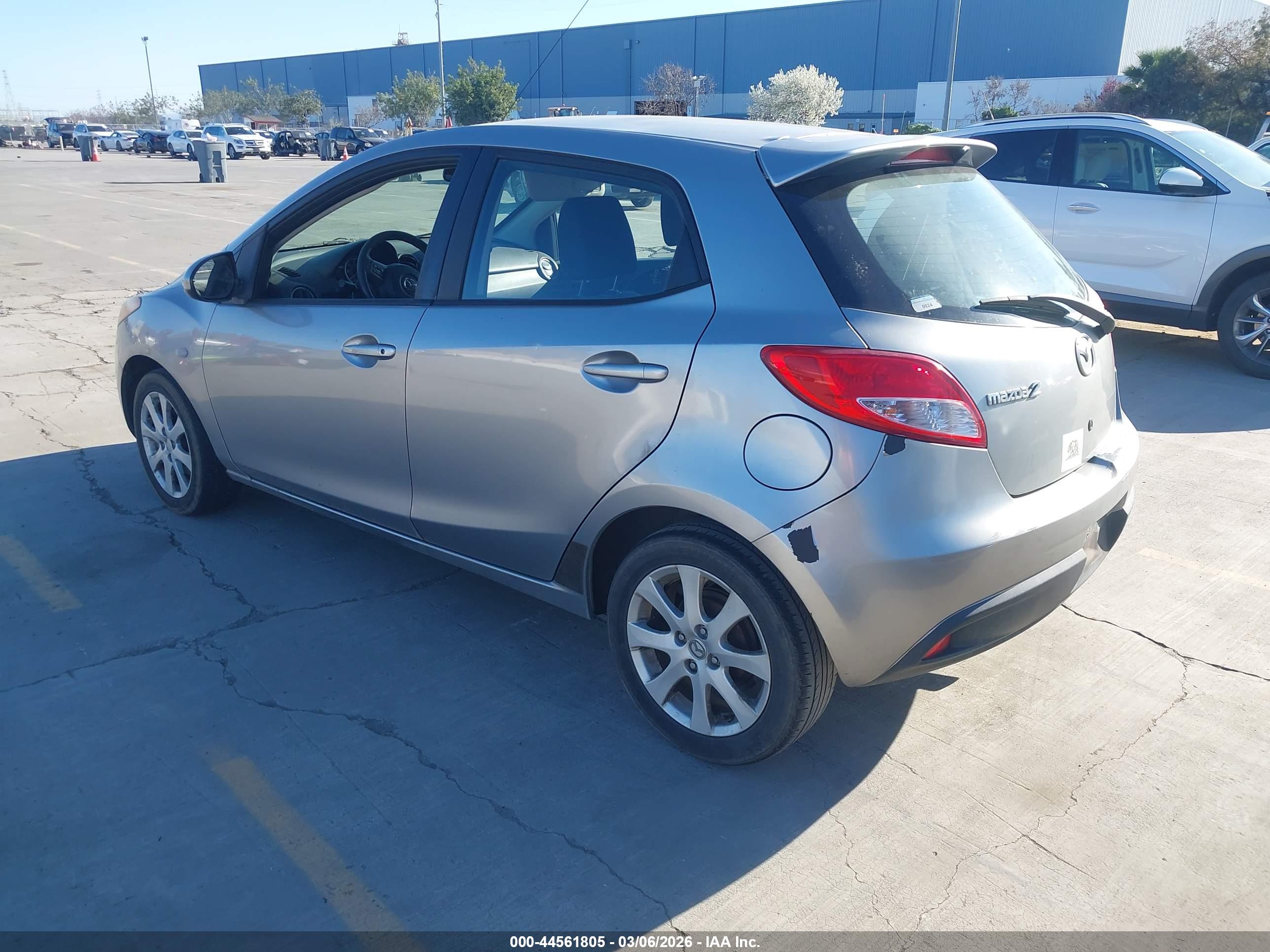 MAZDA MAZDA2 image 3