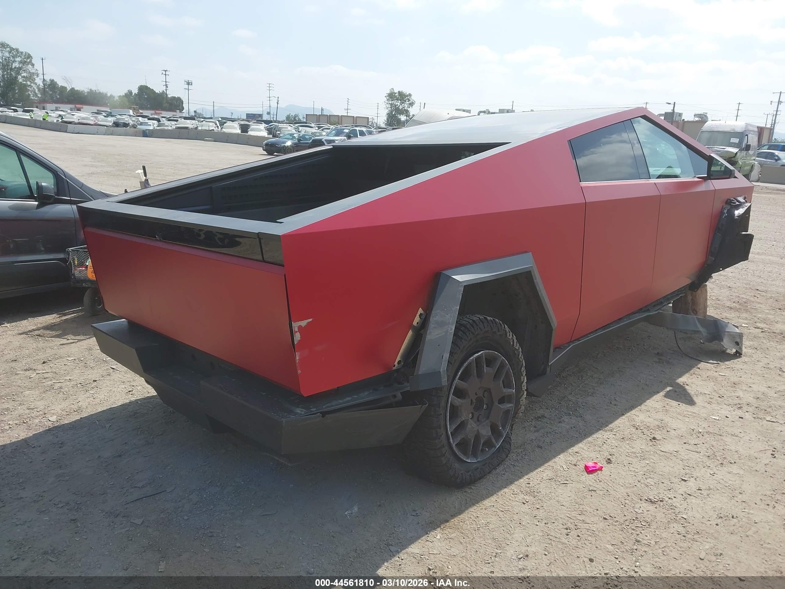 TESLA CYBERTRUCK image 4