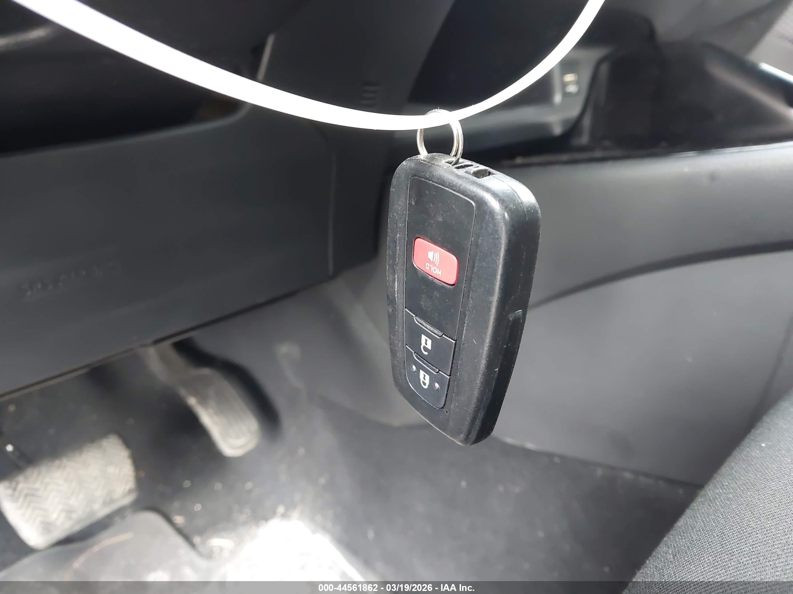 TOYOTA C-HR image 11