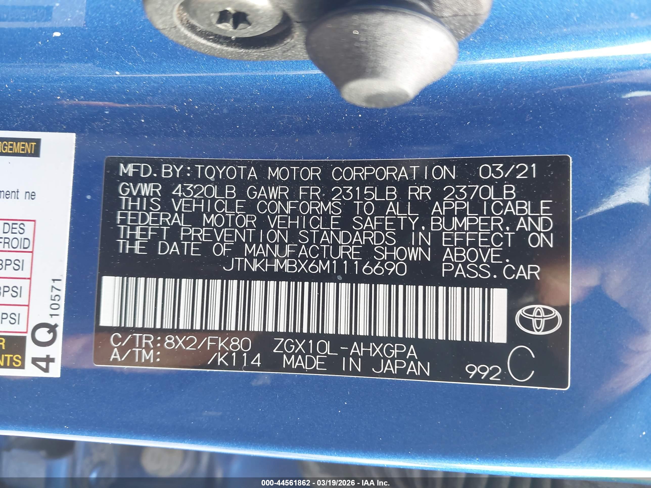 TOYOTA C-HR image 9