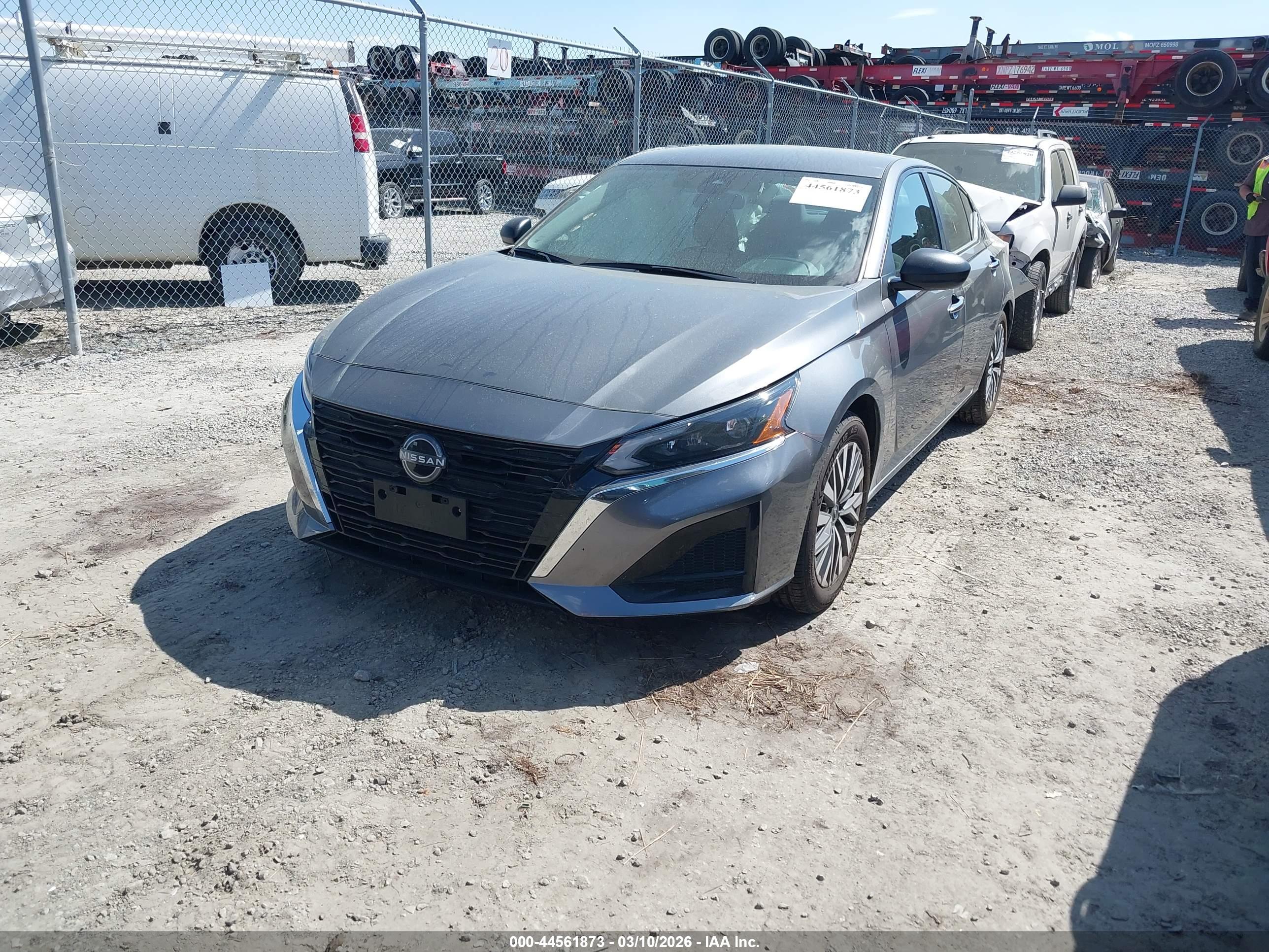 NISSAN ALTIMA image 2
