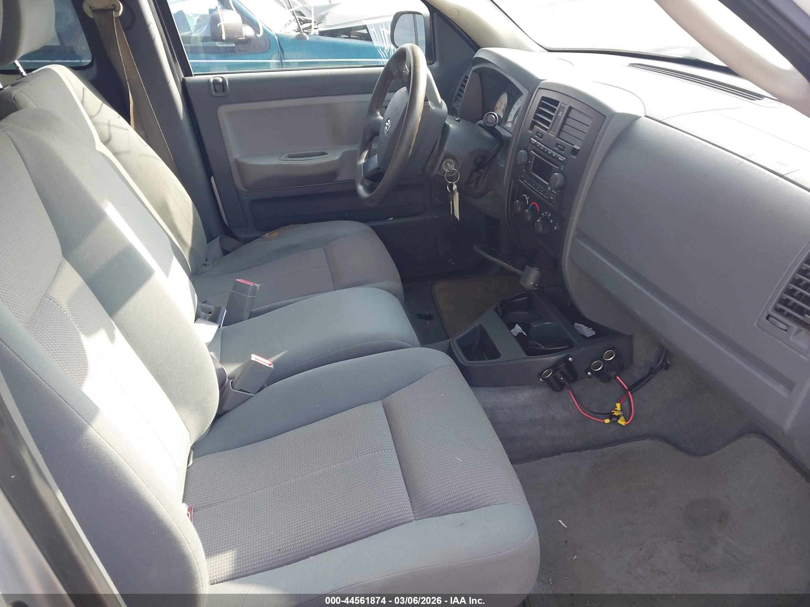 DODGE DAKOTA image 5