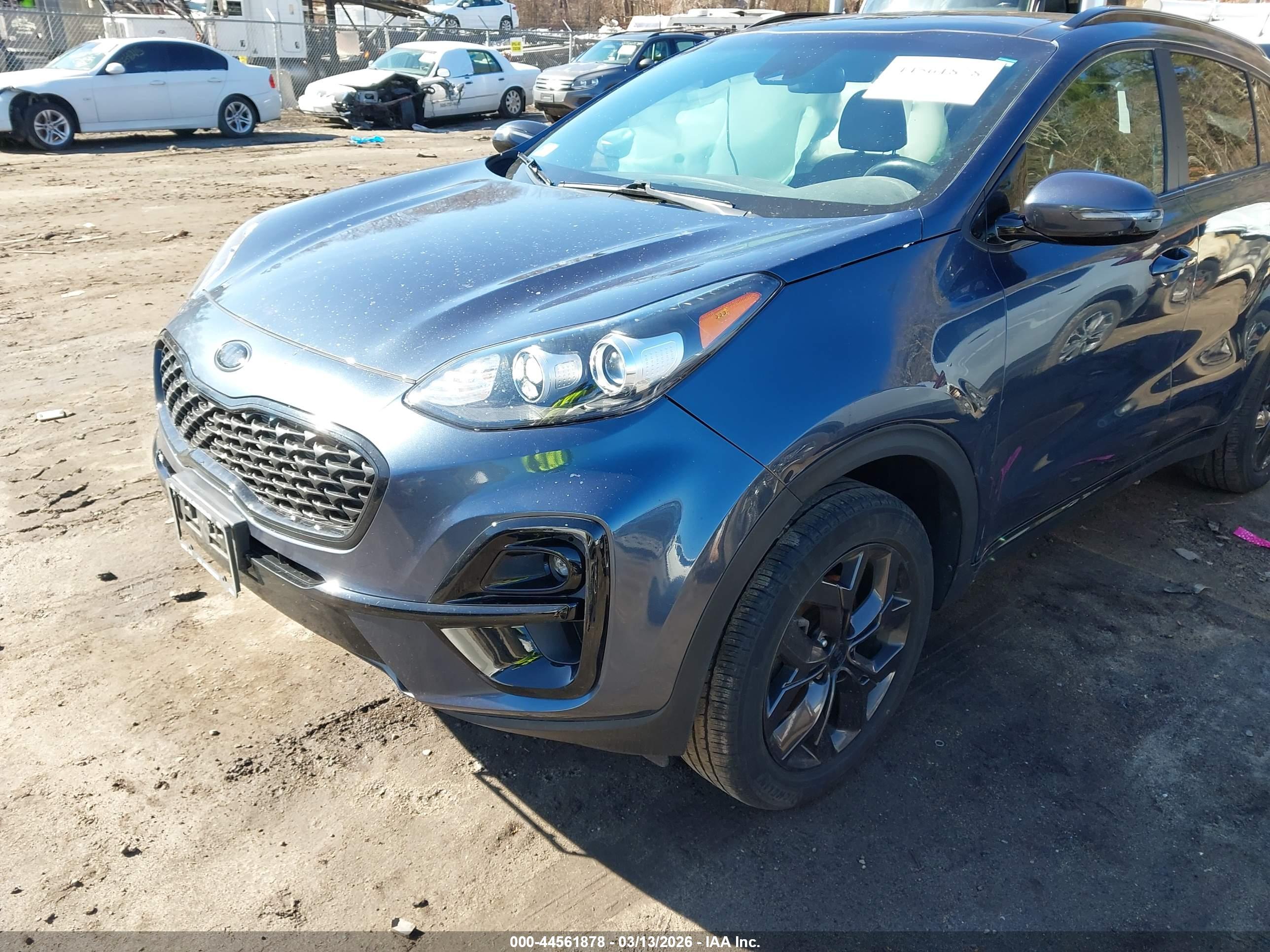 KIA SPORTAGE image 2