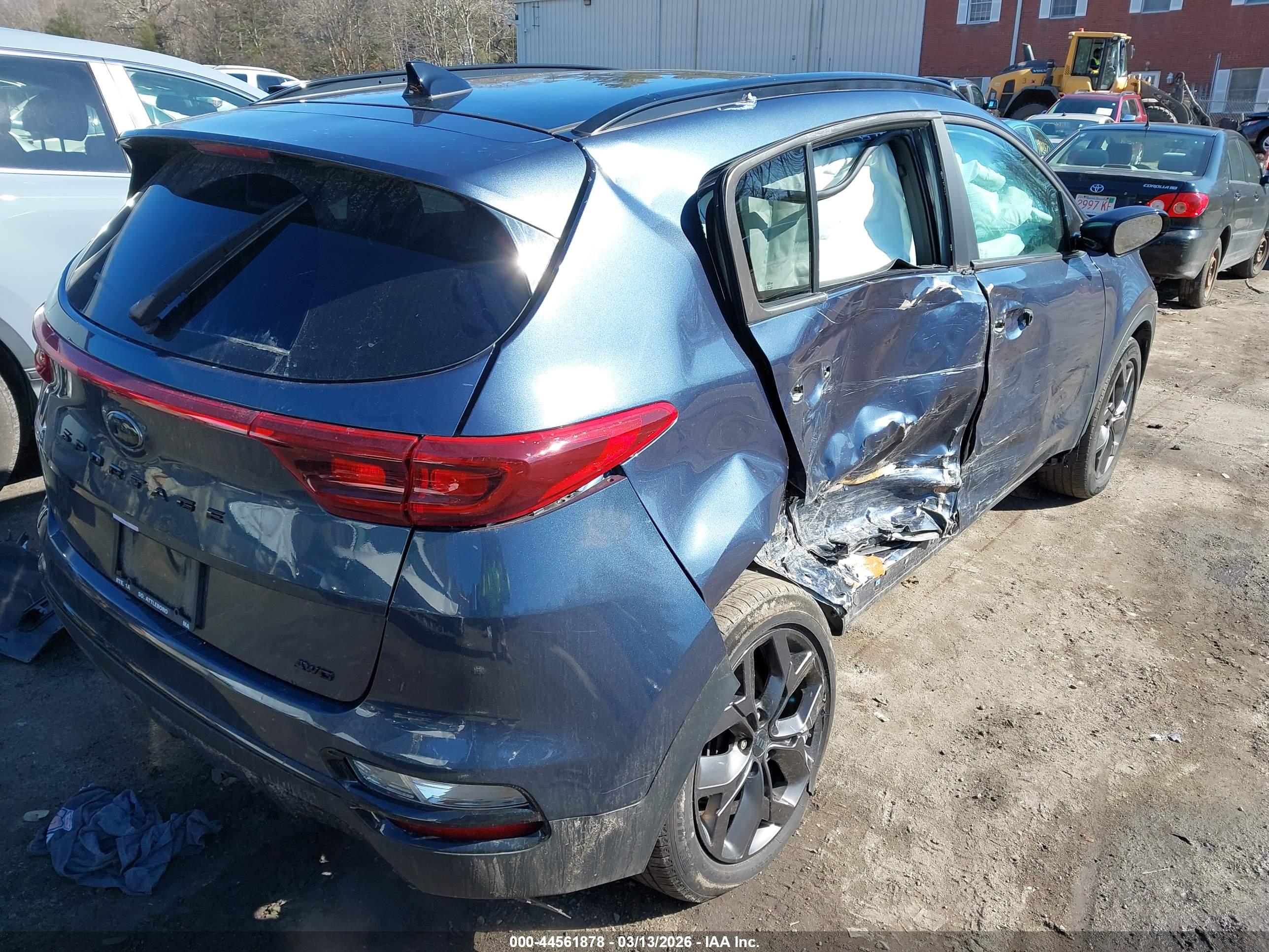 KIA SPORTAGE image 4