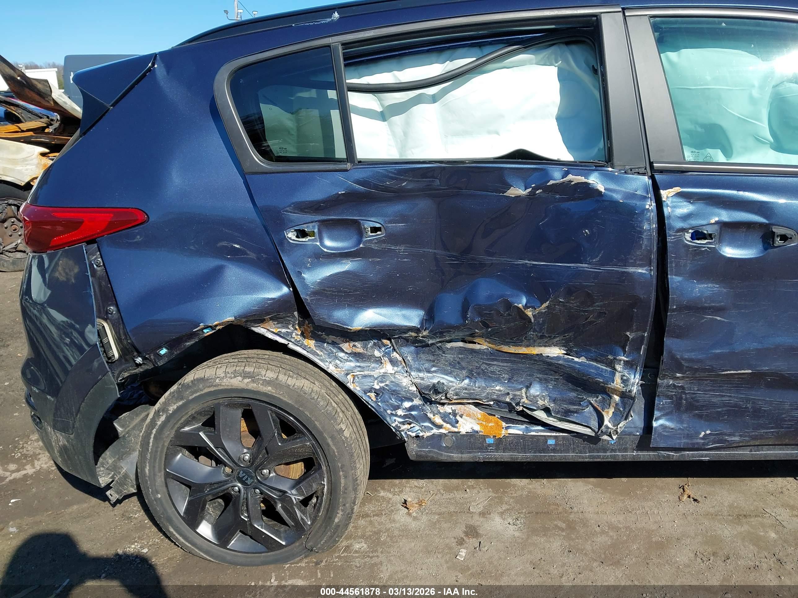 KIA SPORTAGE image 6