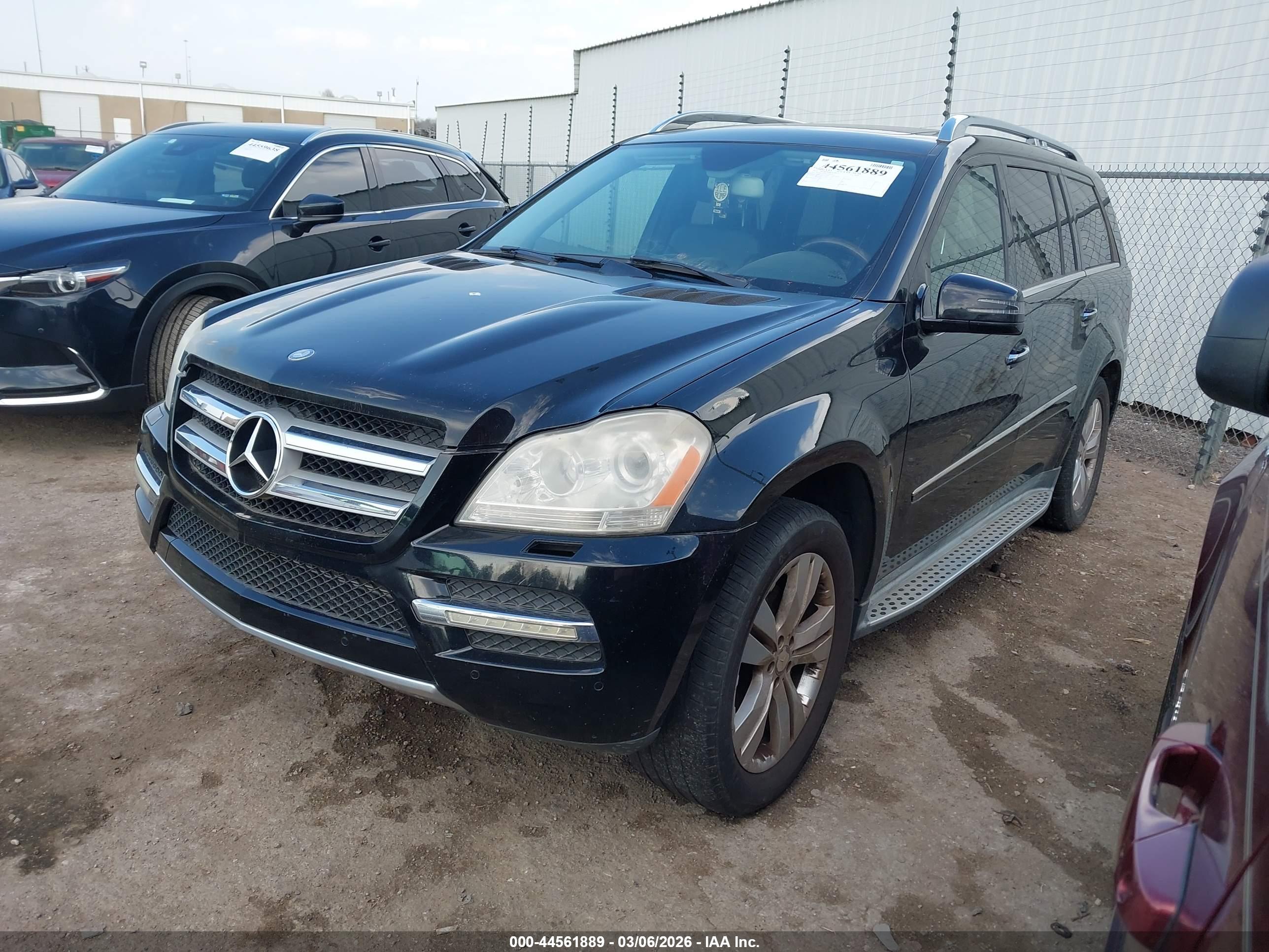 MERCEDES-BENZ GL image 2