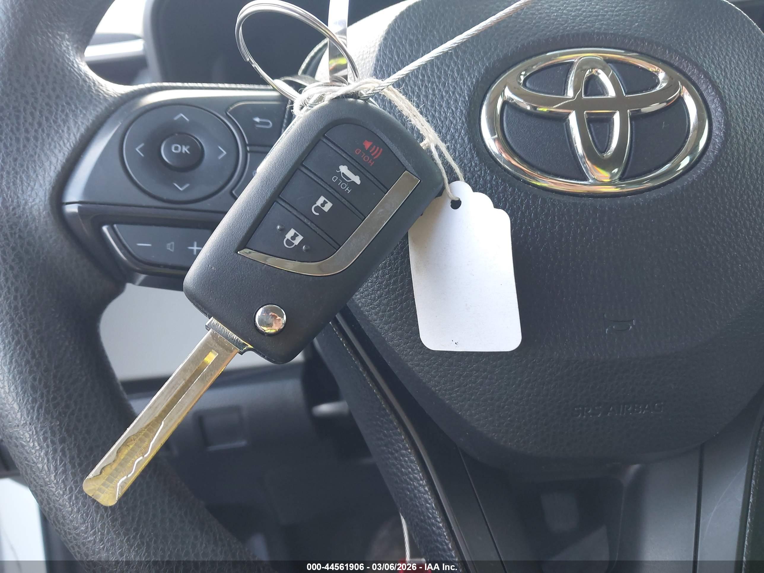 TOYOTA COROLLA image 11