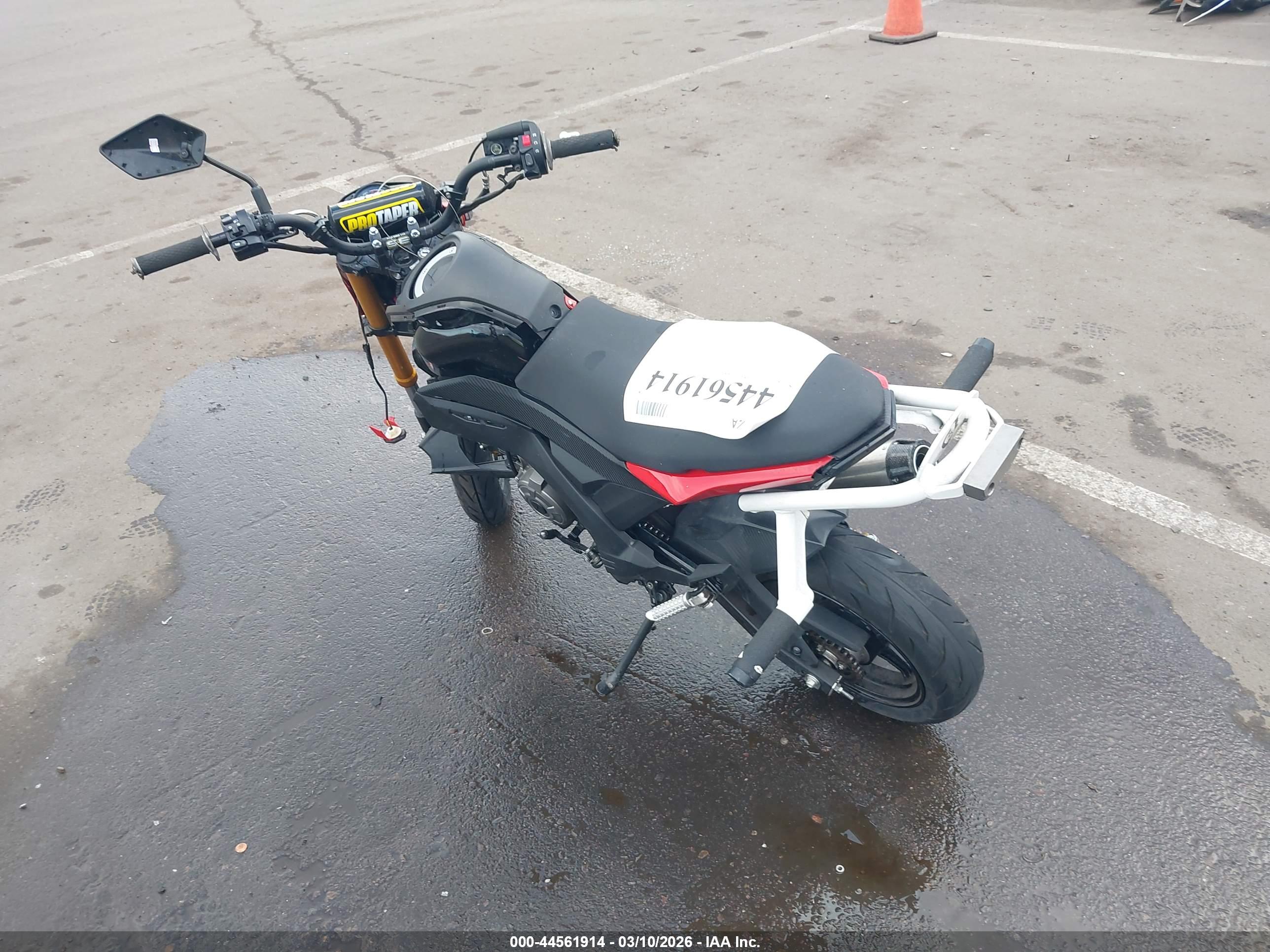KAWASAKI BR125 image 3