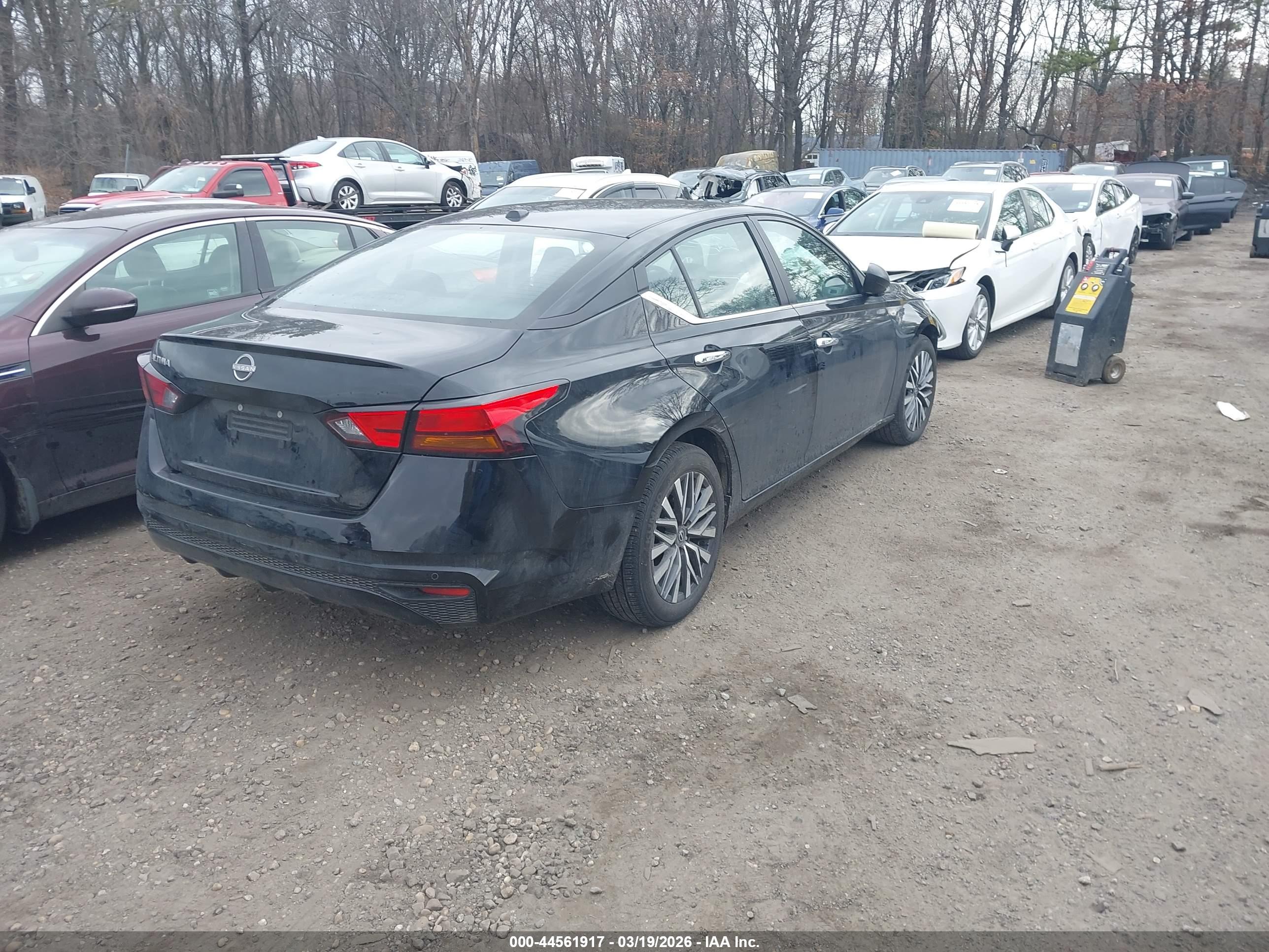NISSAN ALTIMA image 4
