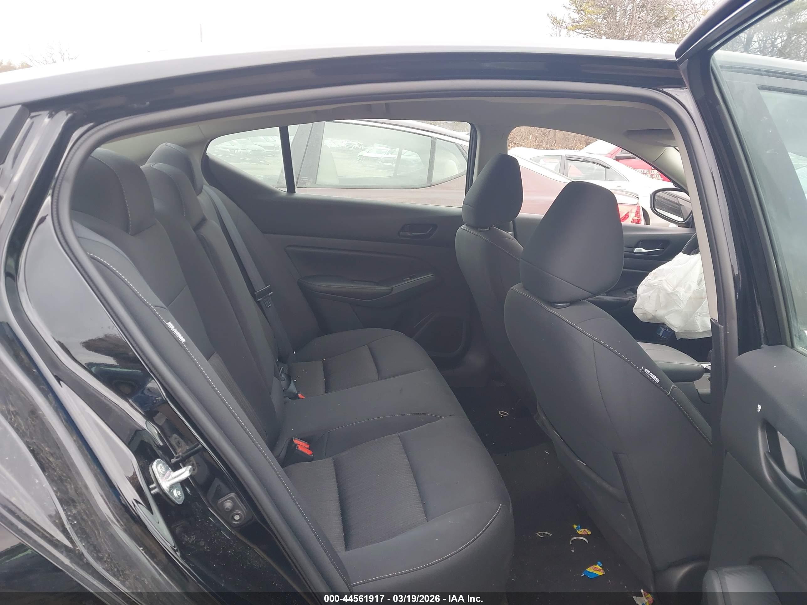 NISSAN ALTIMA image 8