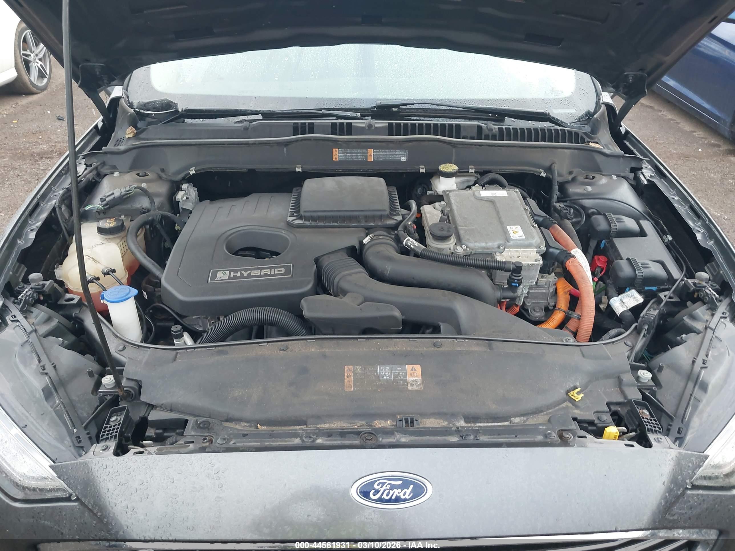 FORD FUSION image 10