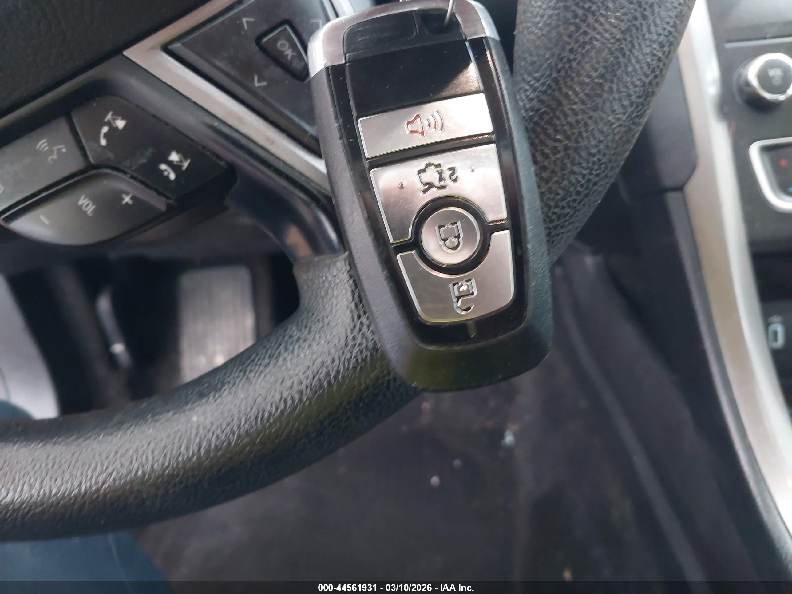 FORD FUSION image 11