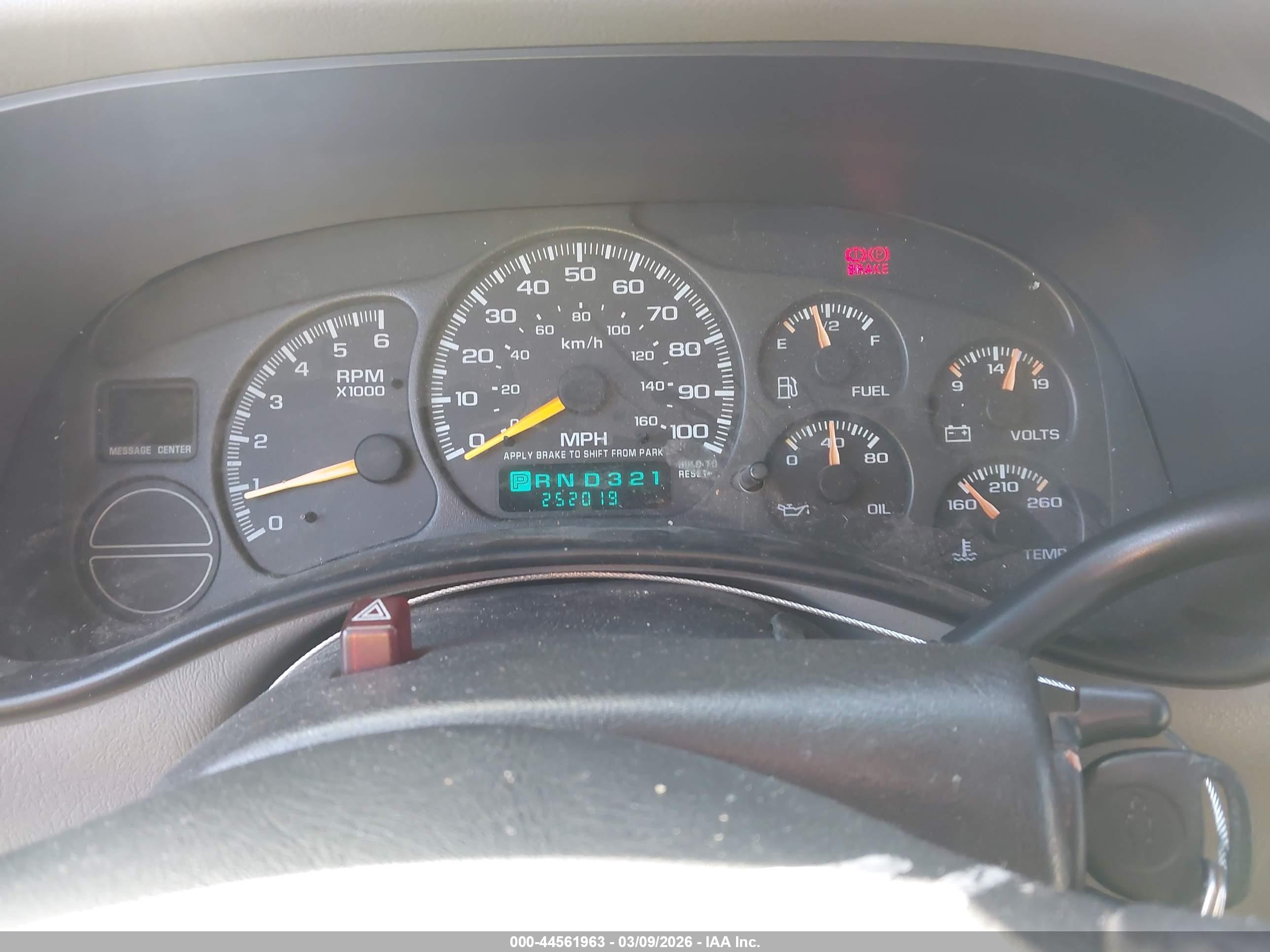 CHEVROLET SILVERADO image 7