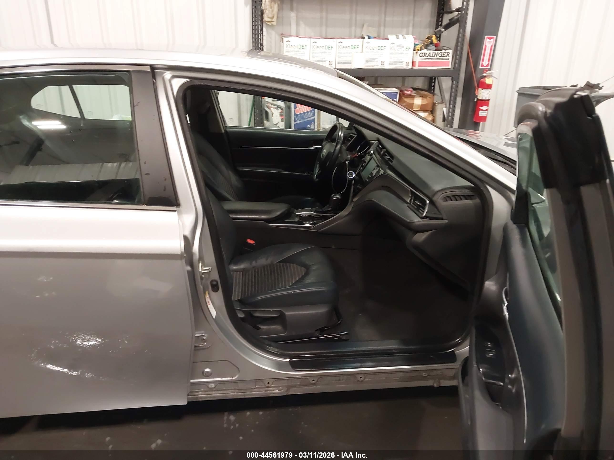 TOYOTA CAMRY image 5