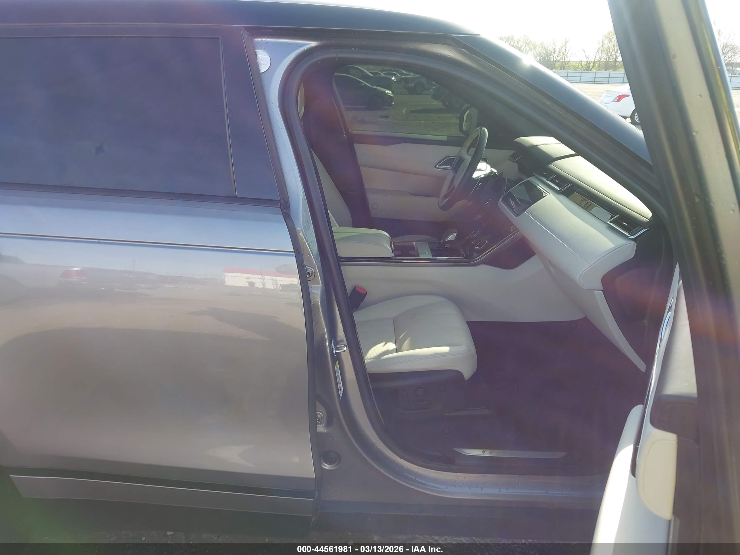 LAND ROVER image 5