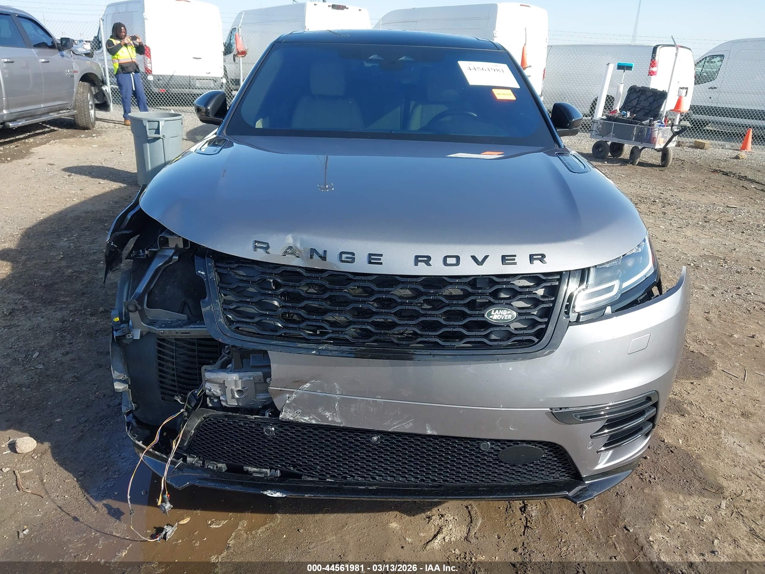 LAND ROVER image 6