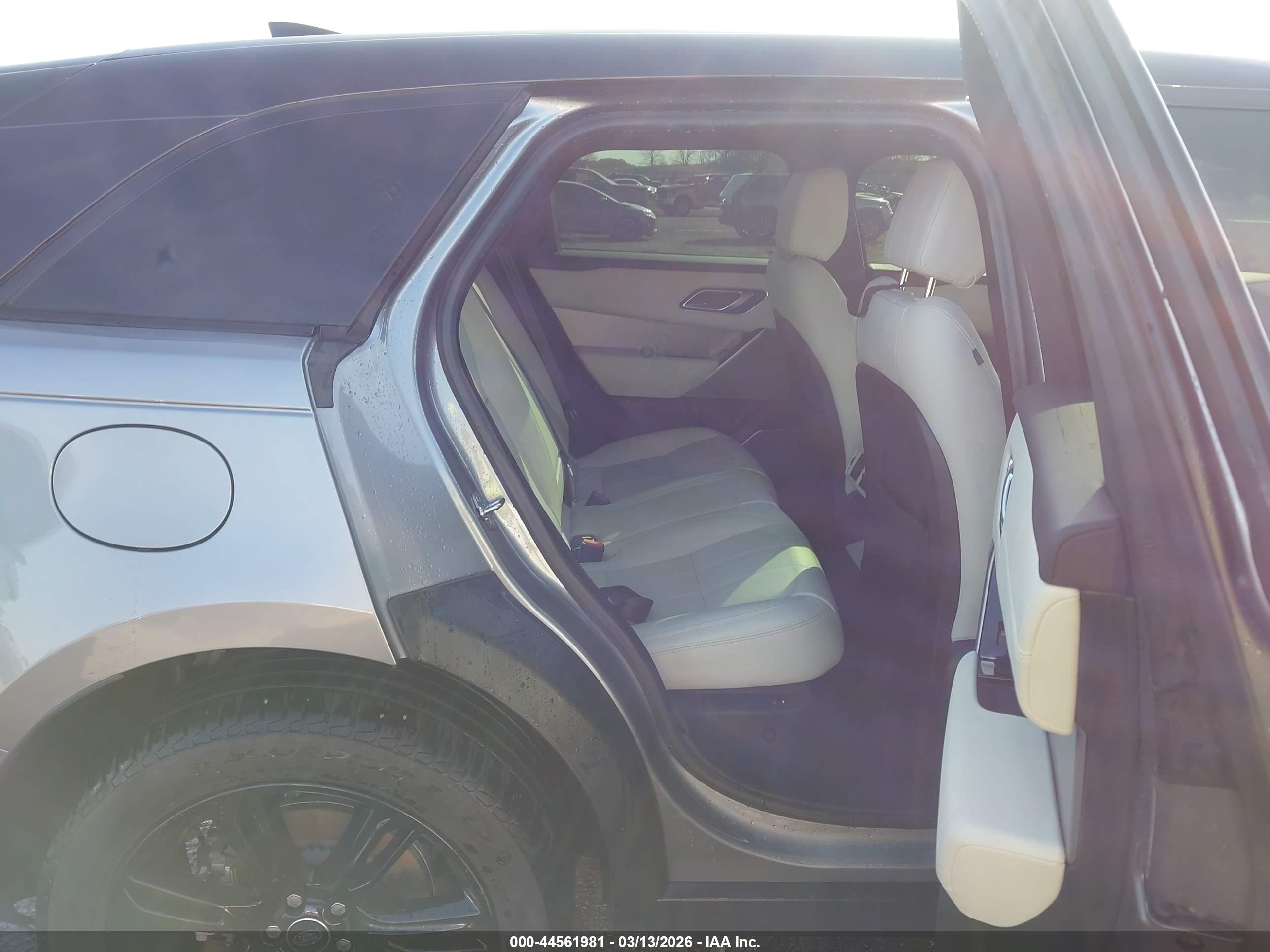 LAND ROVER image 8