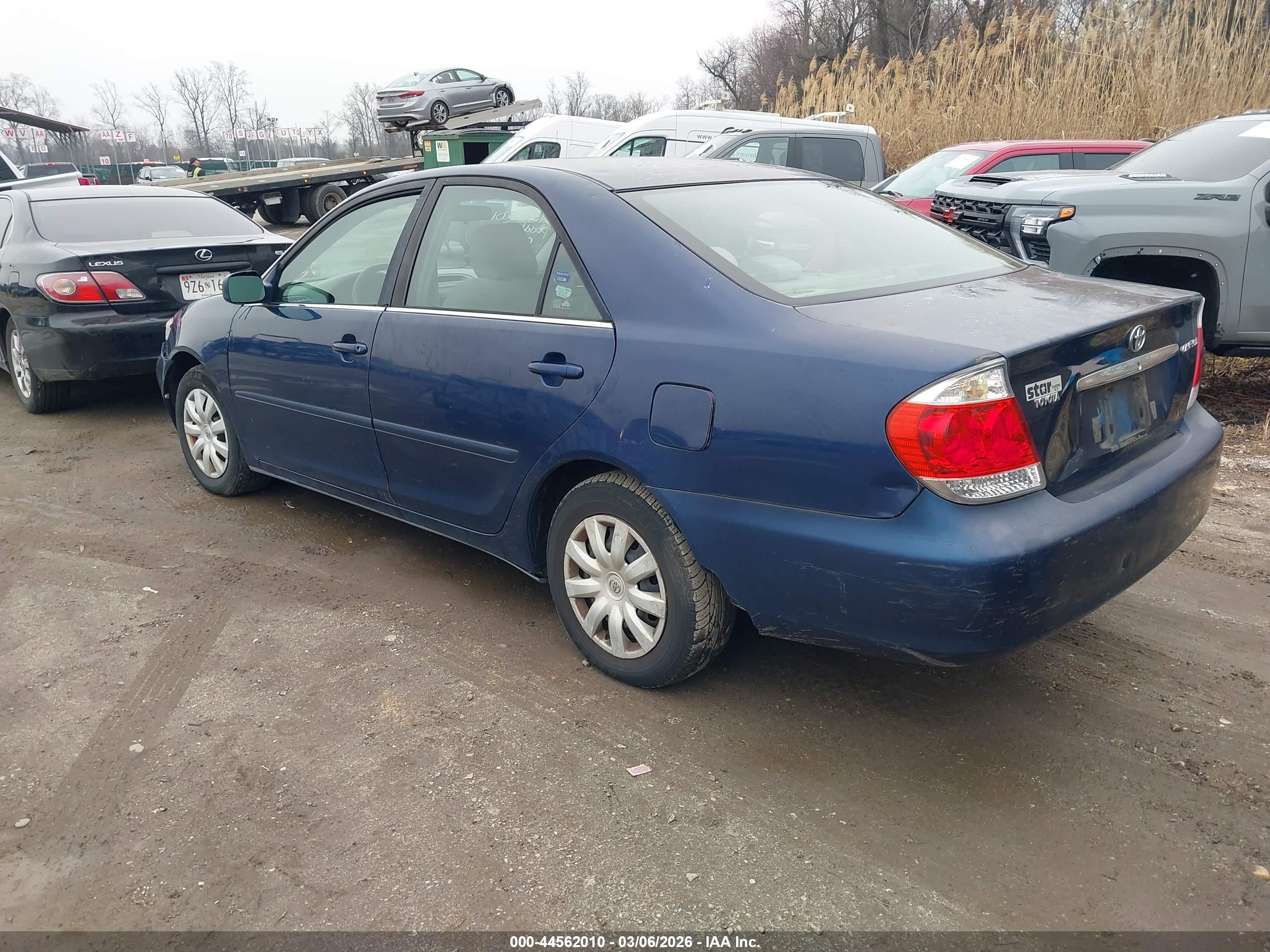 TOYOTA CAMRY image 3
