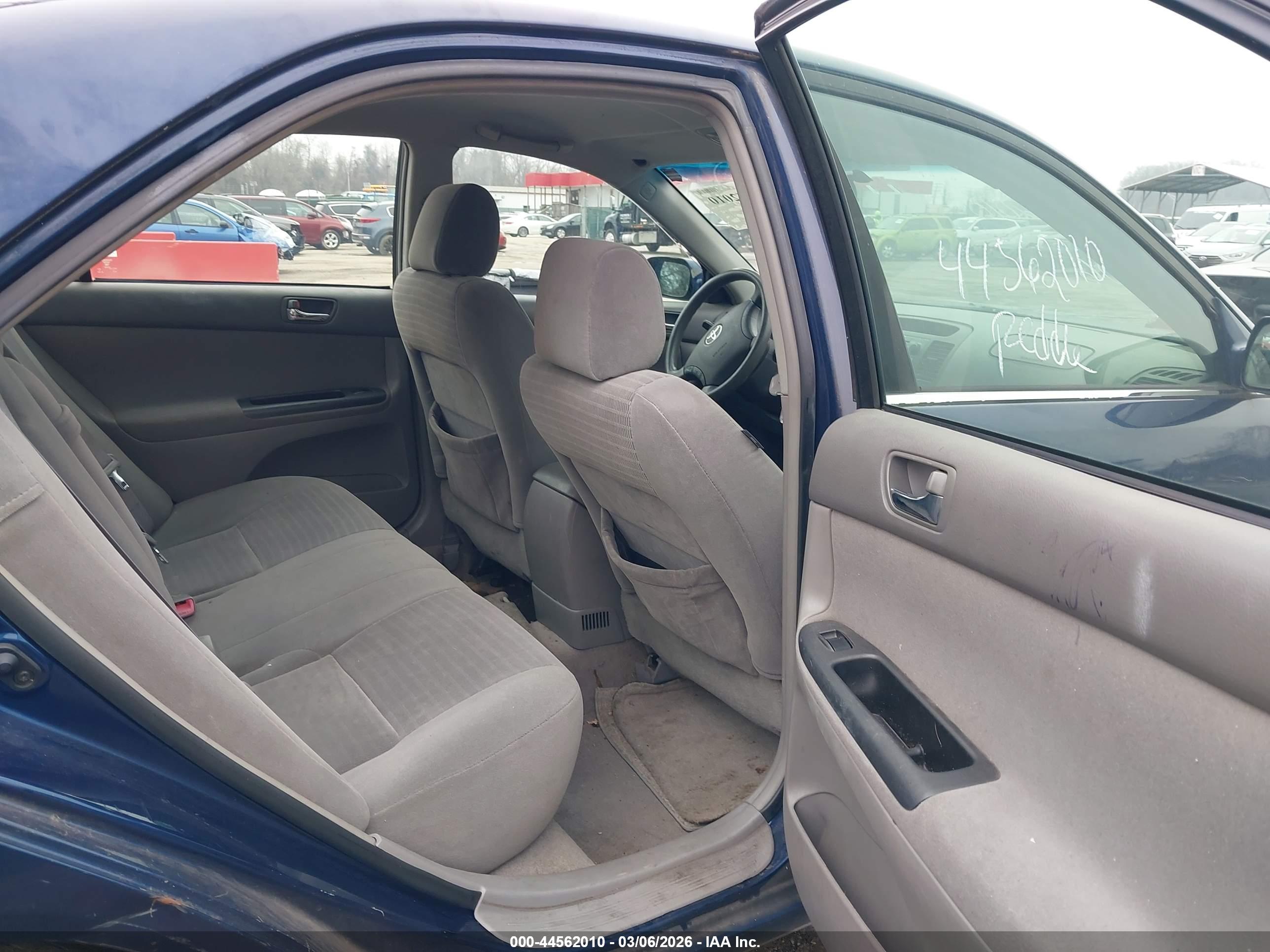 TOYOTA CAMRY image 8