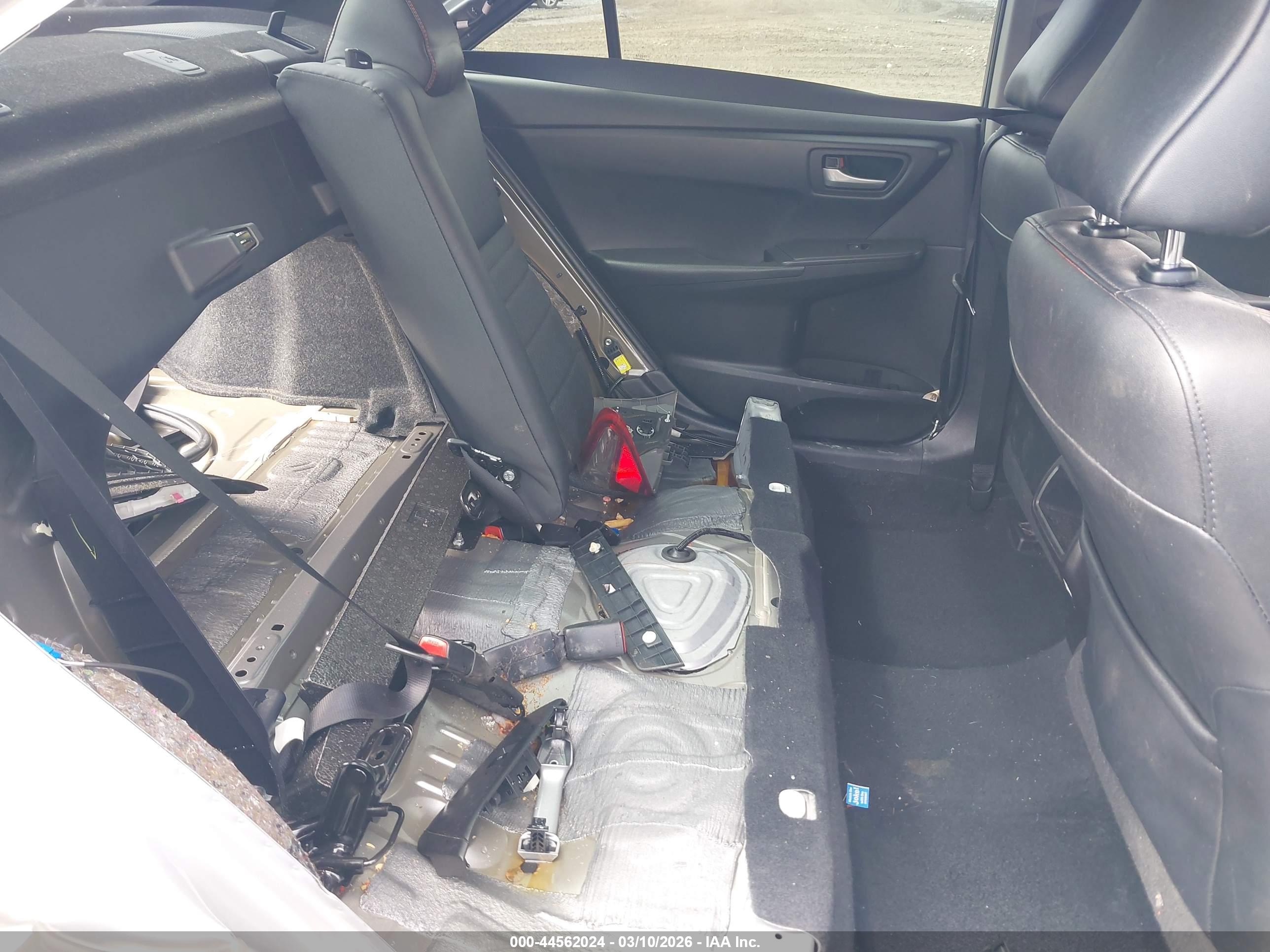 TOYOTA CAMRY image 8