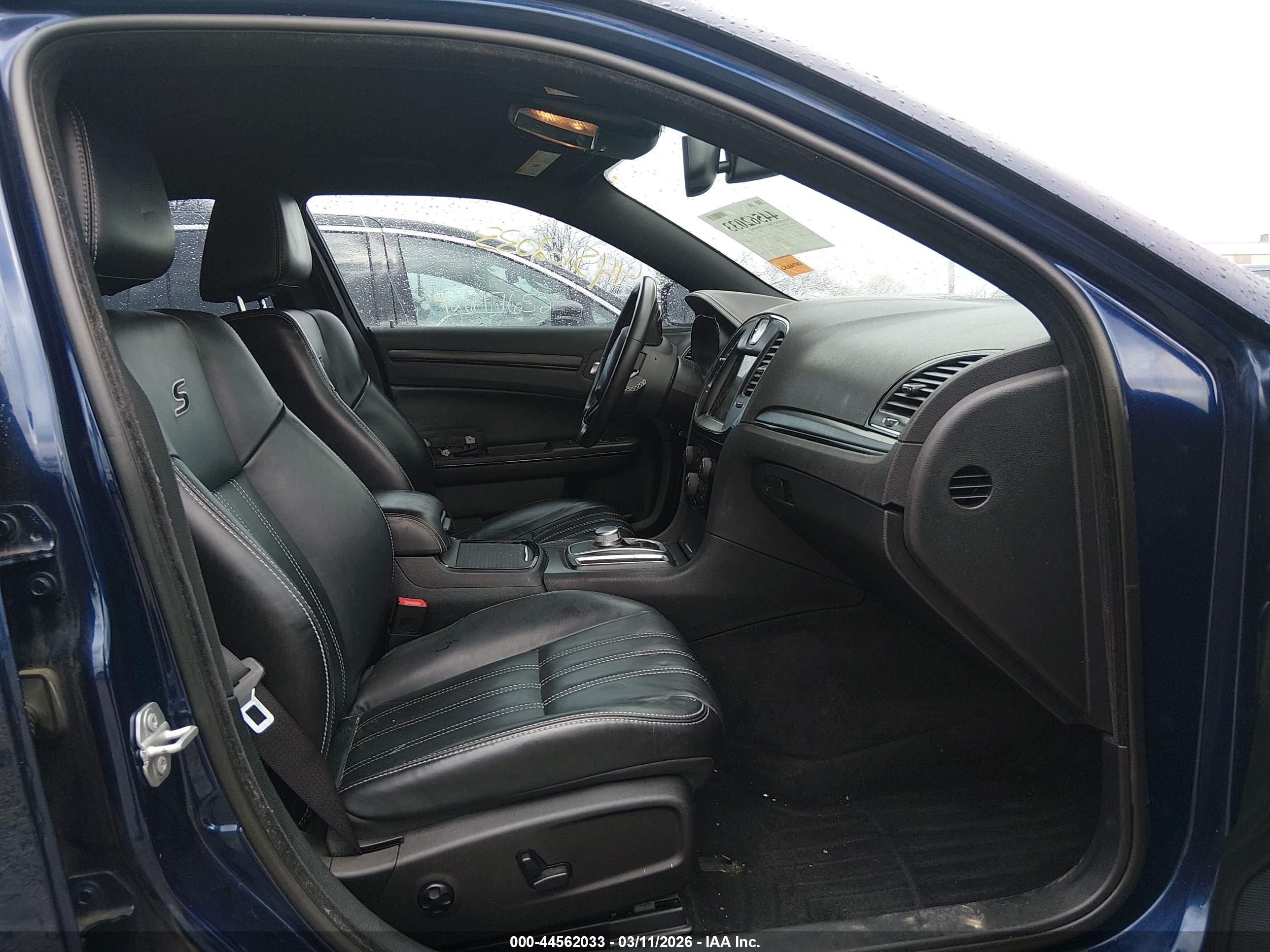 CHRYSLER 300 image 5