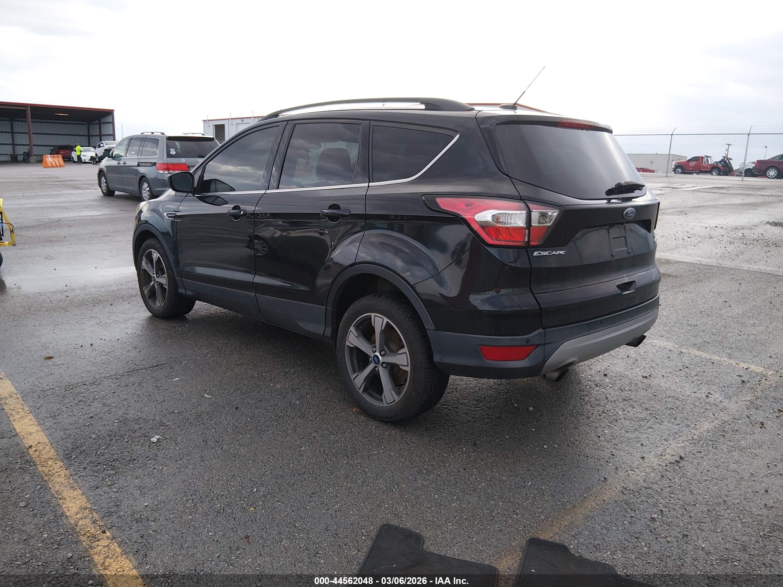 FORD ESCAPE image 3