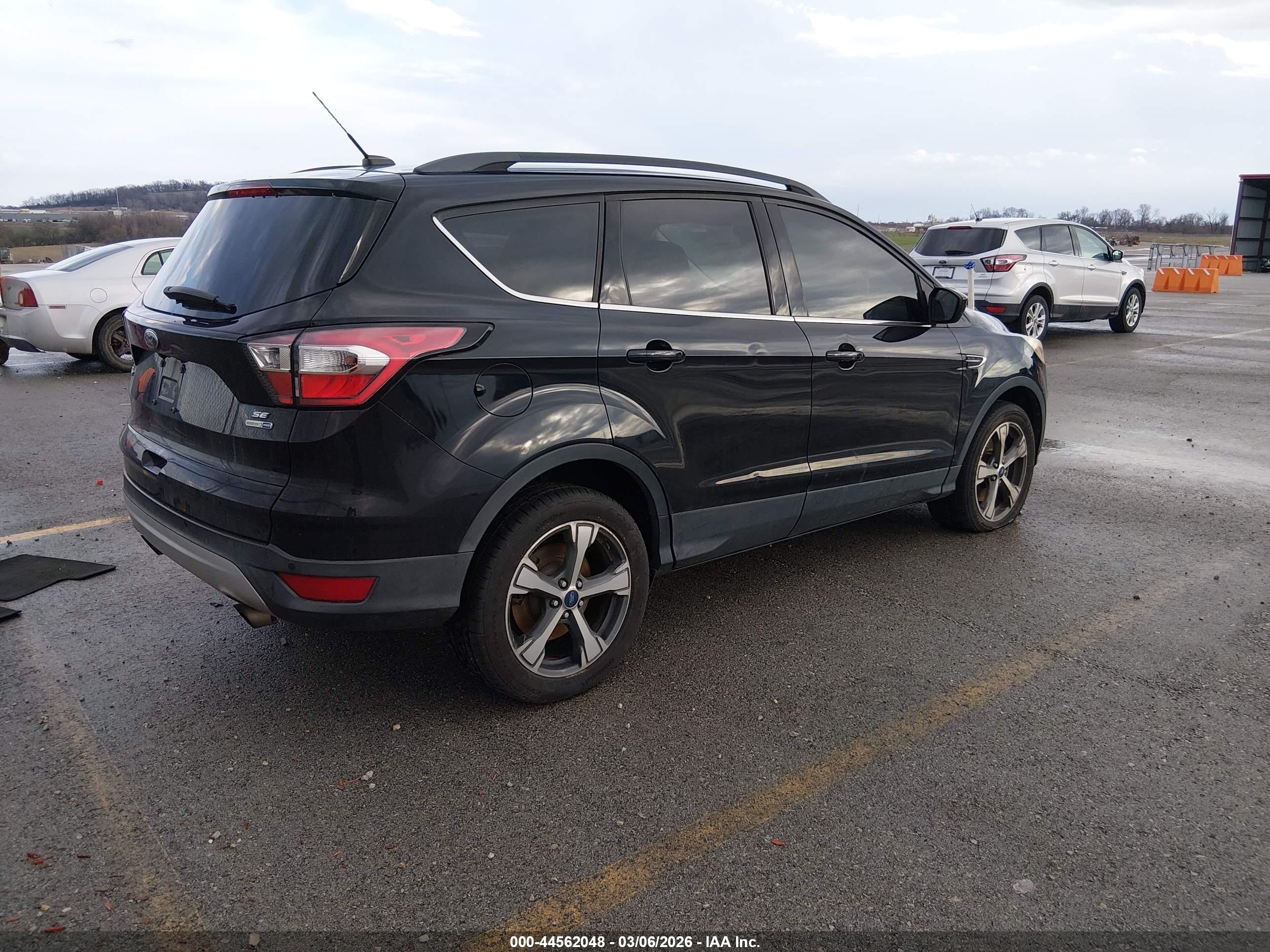 FORD ESCAPE image 4