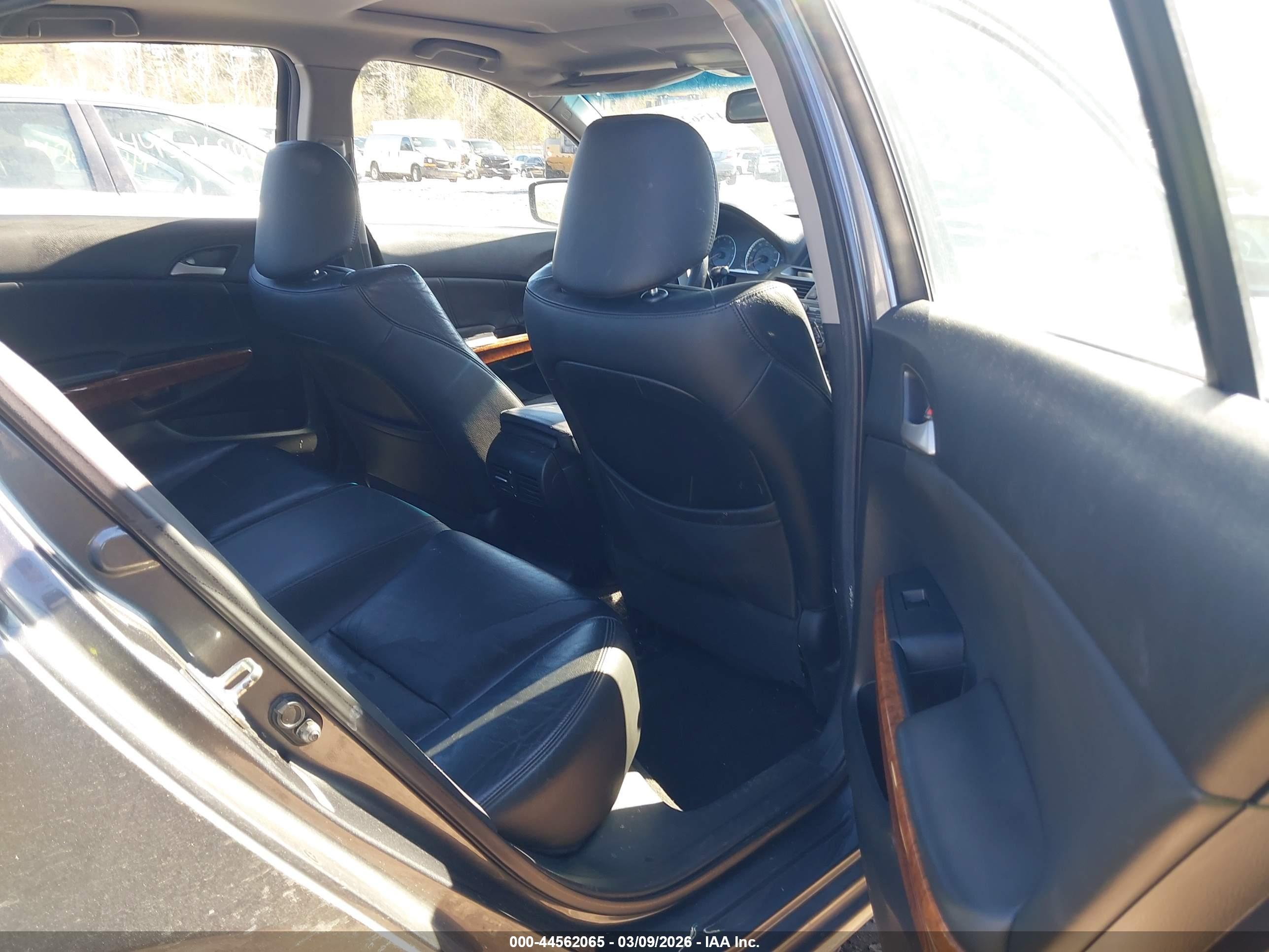 HONDA ACCORD image 8
