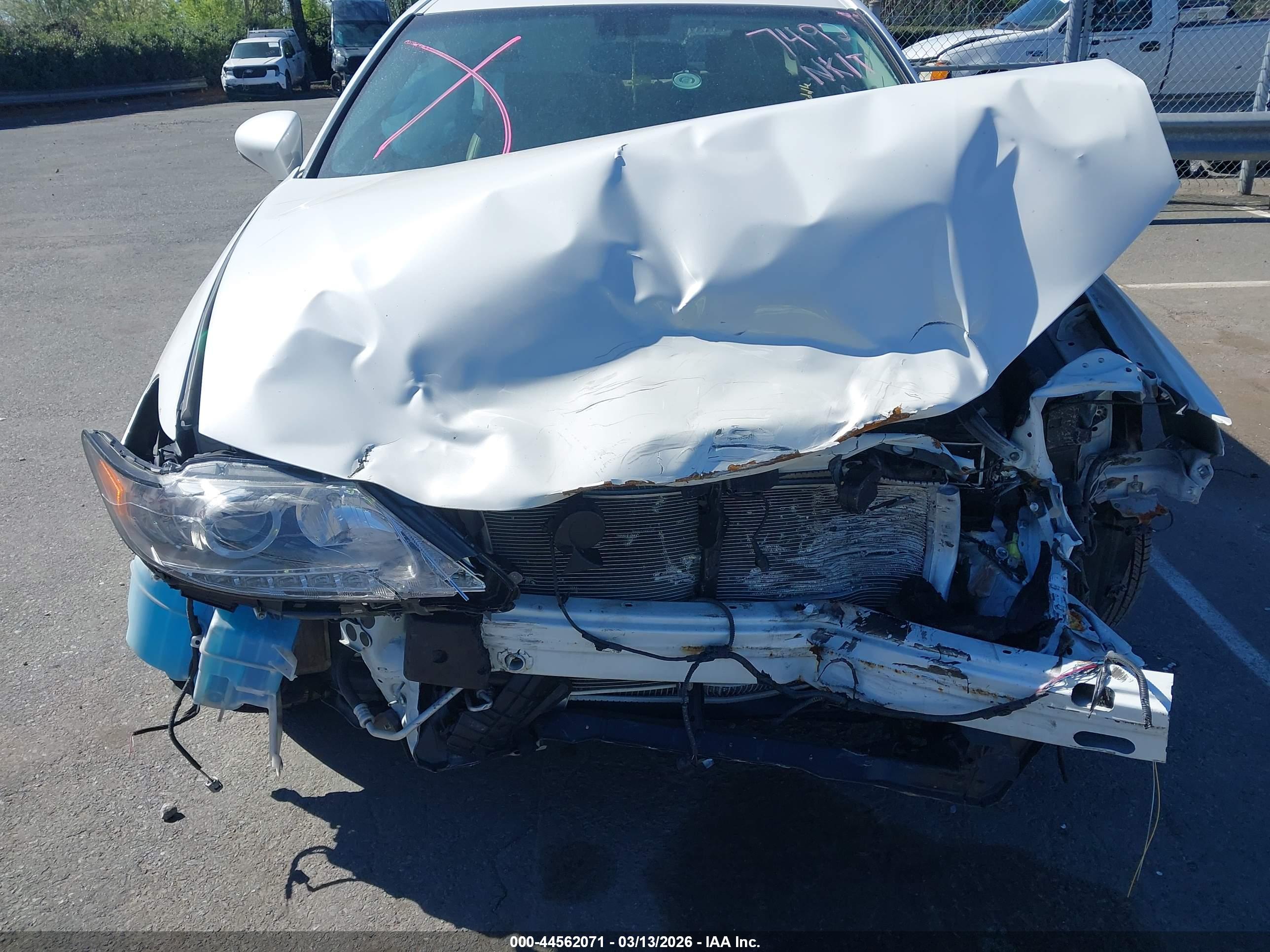LEXUS ES image 6