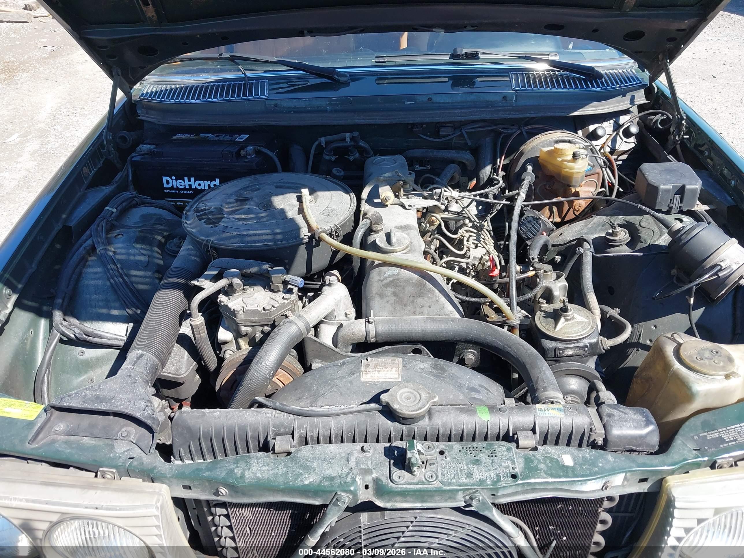 MERCEDES-BENZ 300D image 10