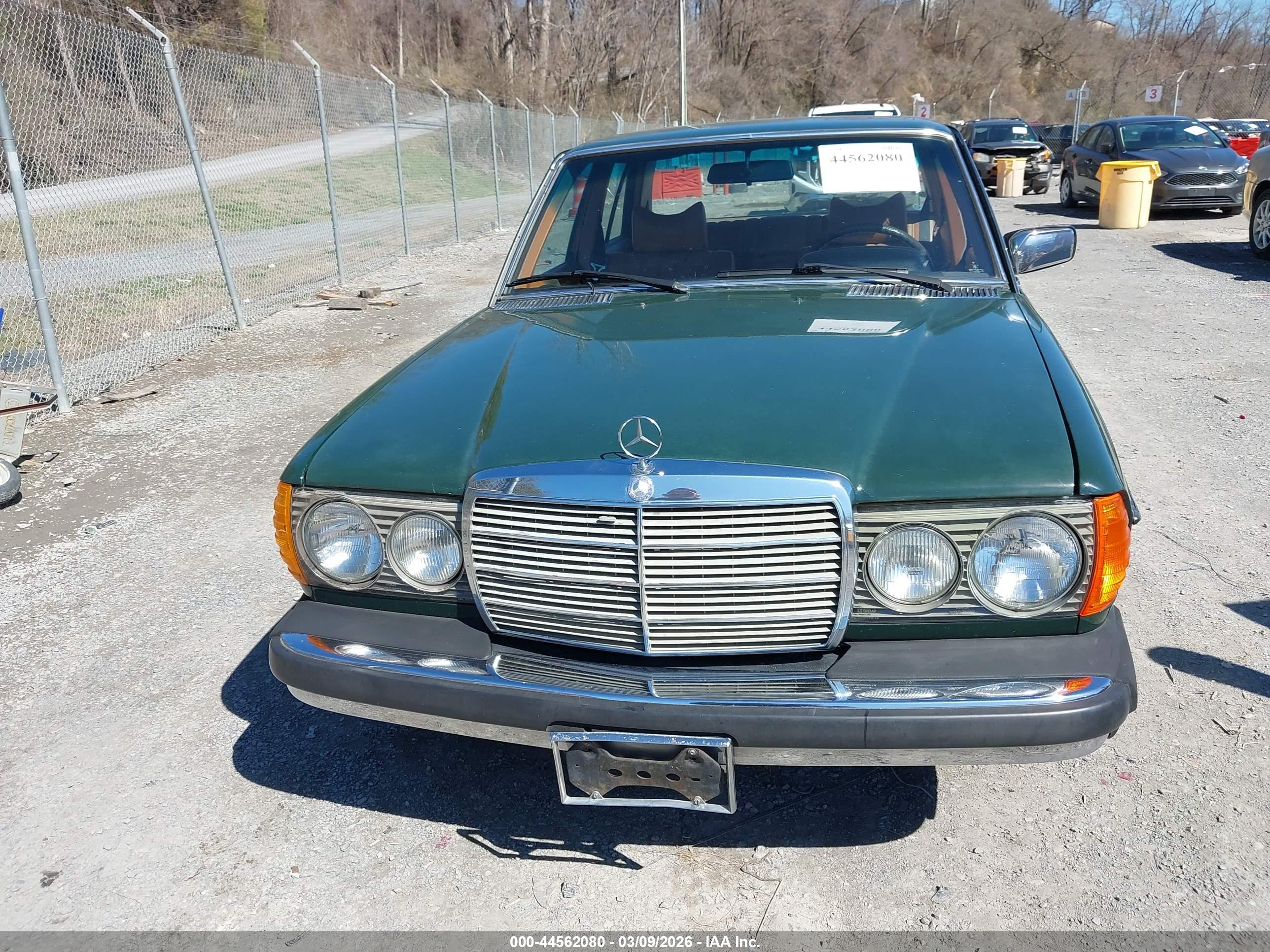 MERCEDES-BENZ 300D image 6
