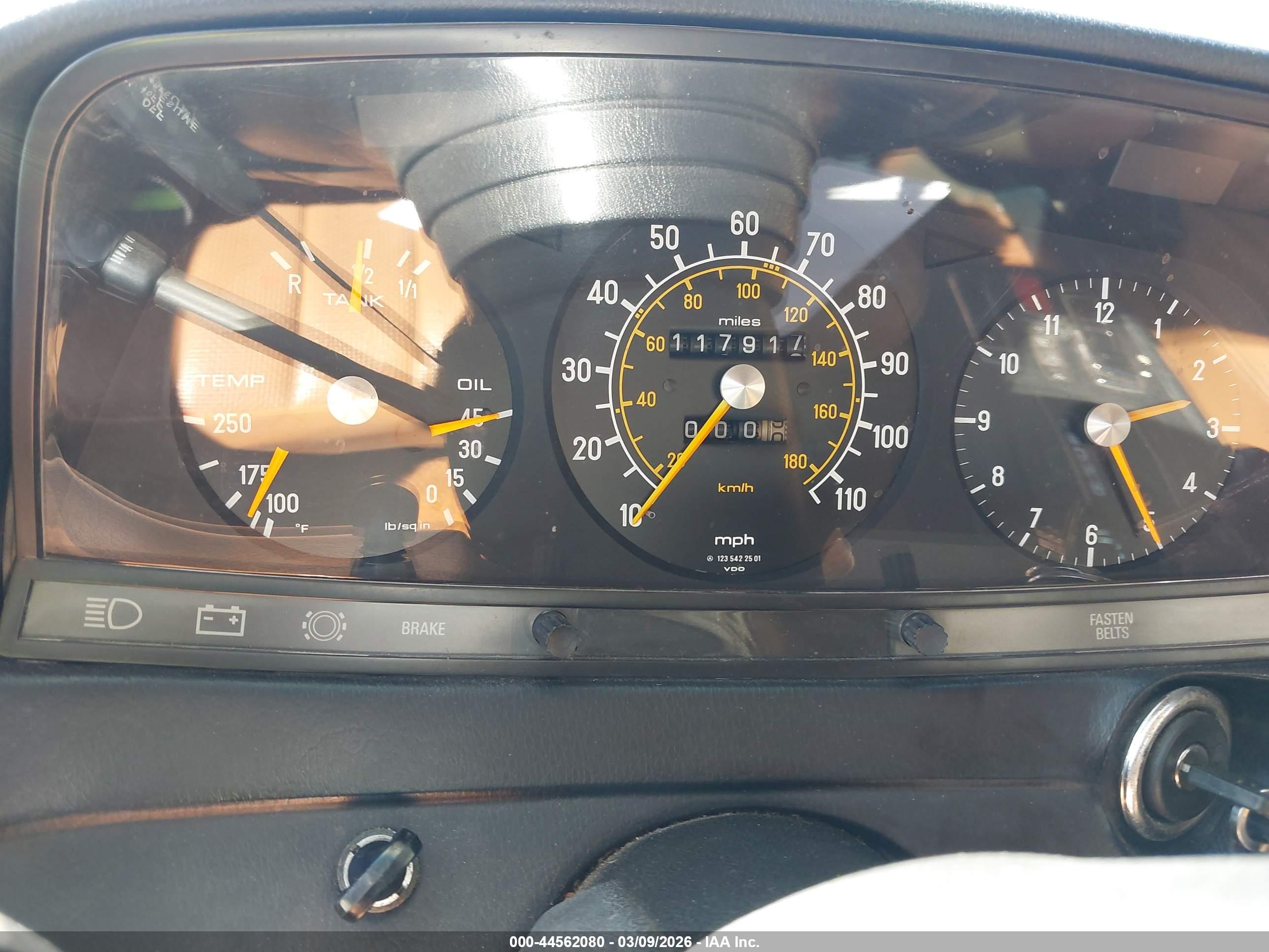 MERCEDES-BENZ 300D image 7