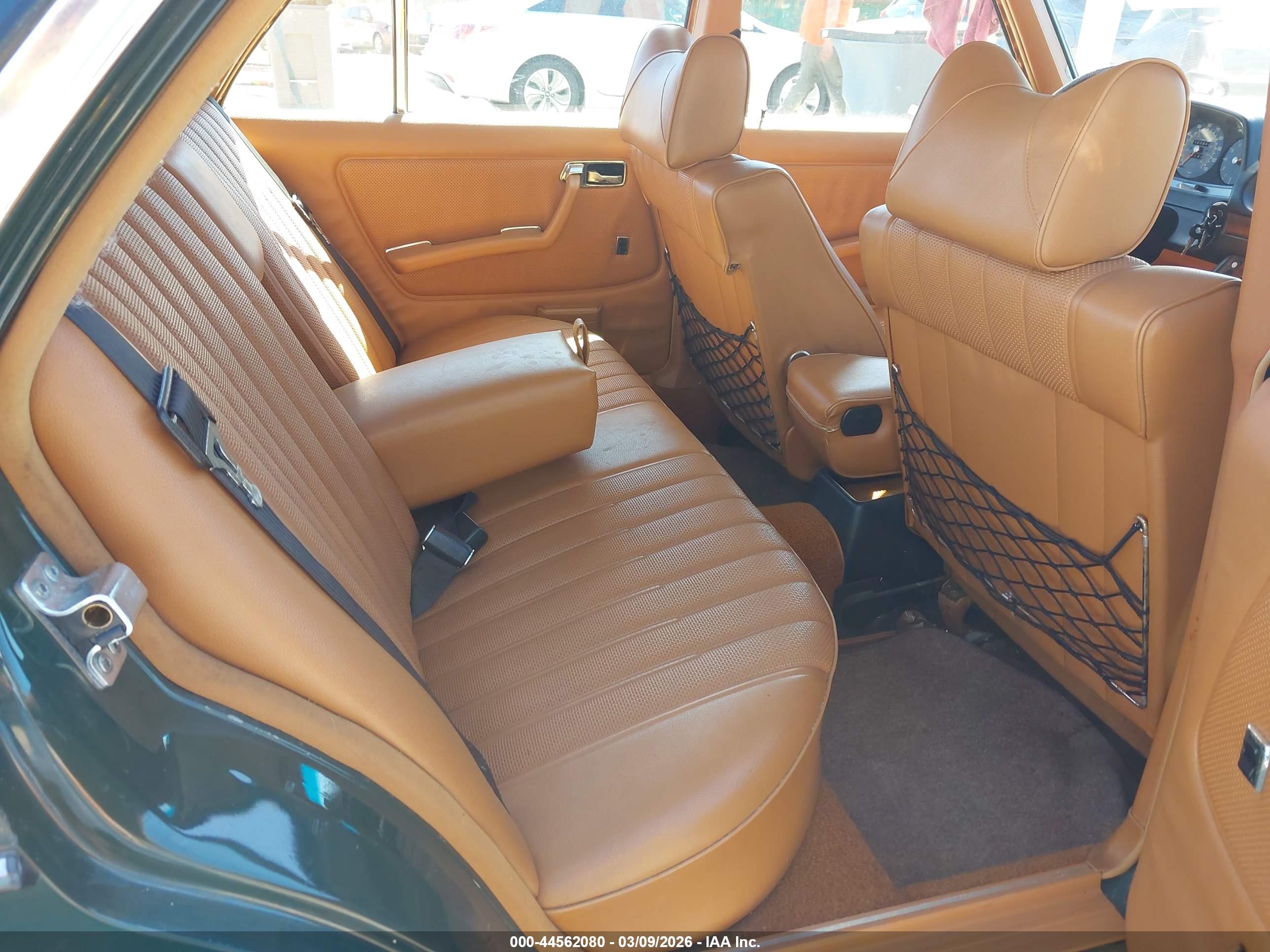 MERCEDES-BENZ 300D image 8