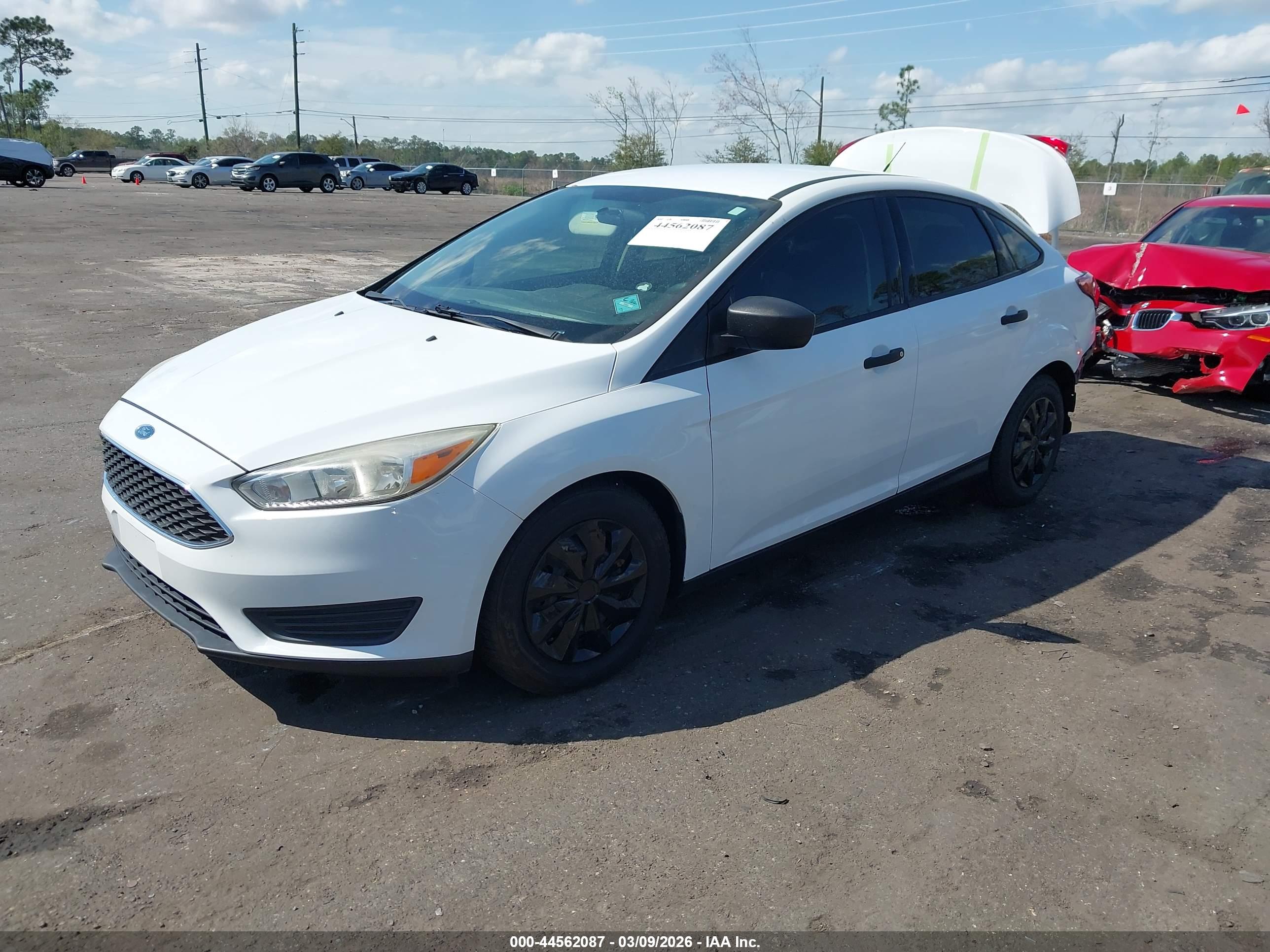 FORD FOCUS image 2