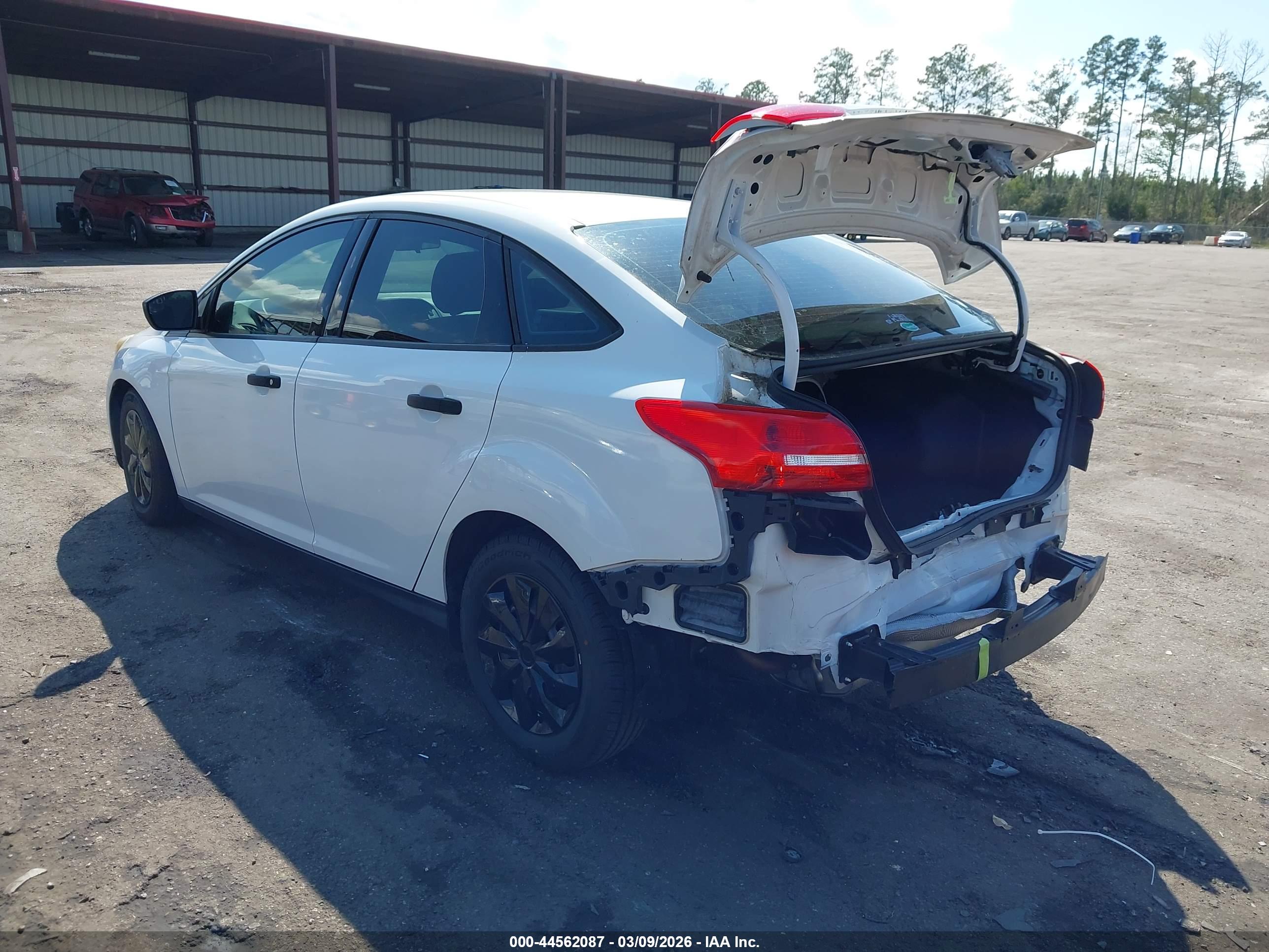 FORD FOCUS image 3