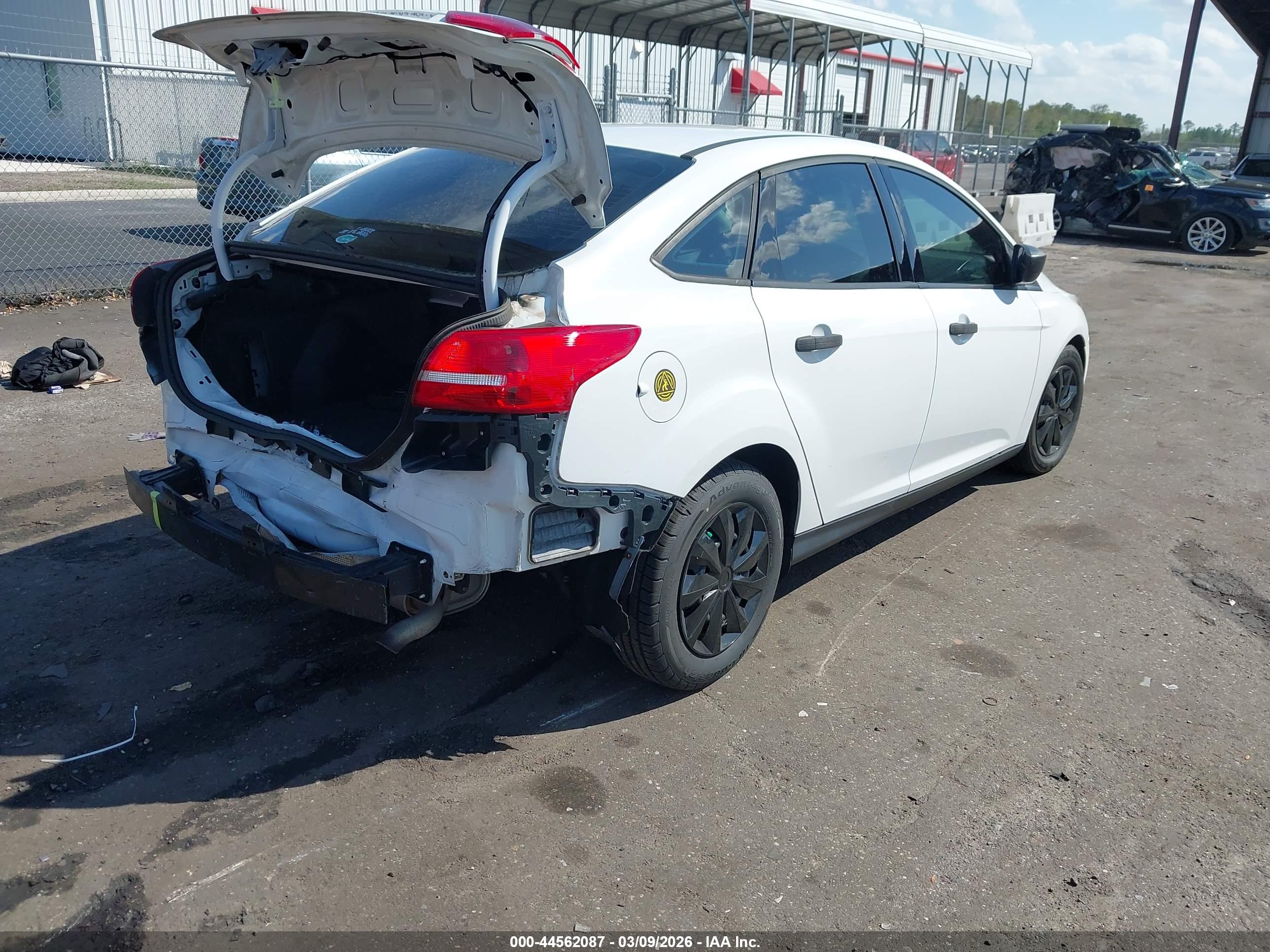 FORD FOCUS image 4