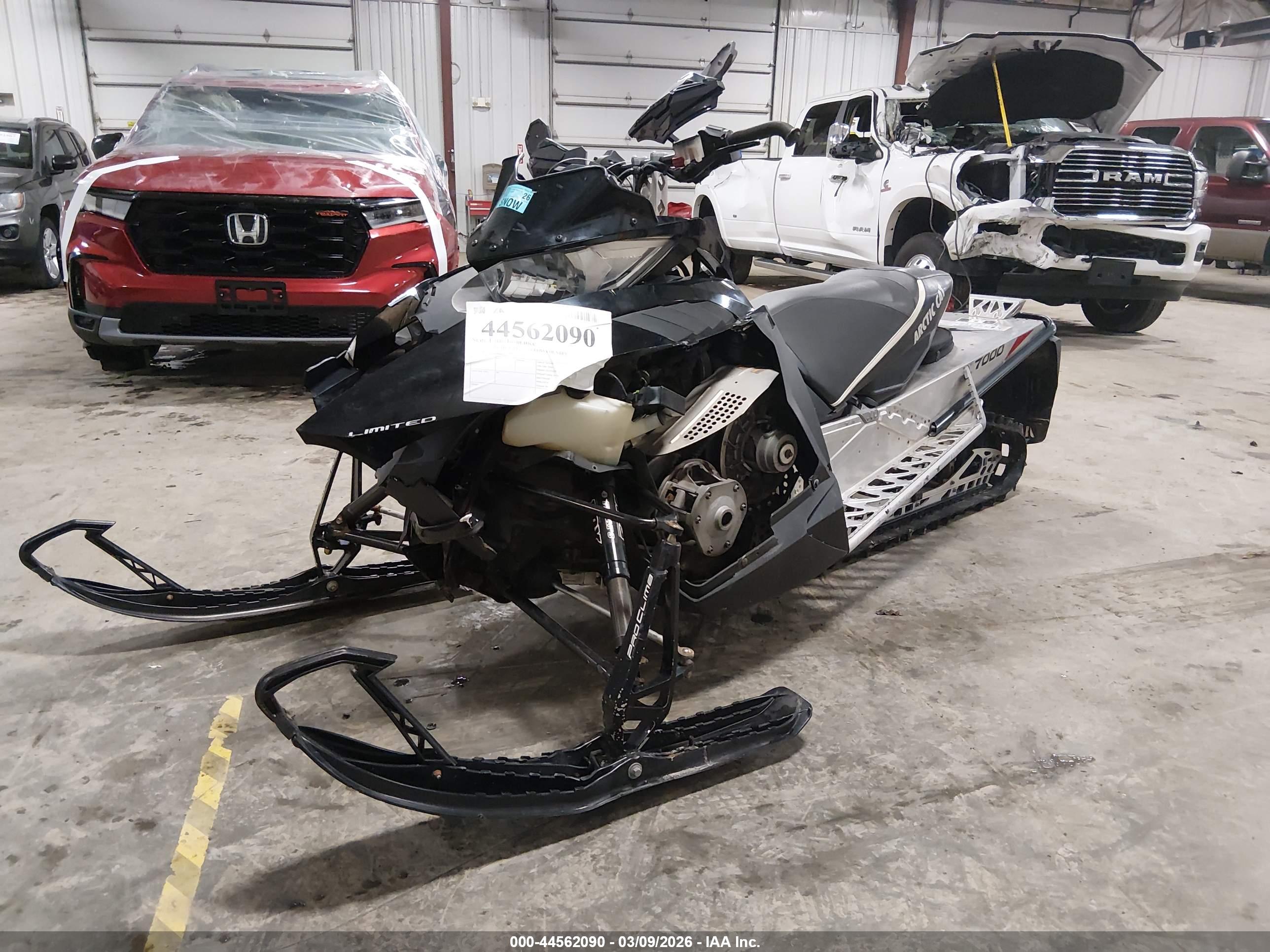 ARCTIC CAT image 2