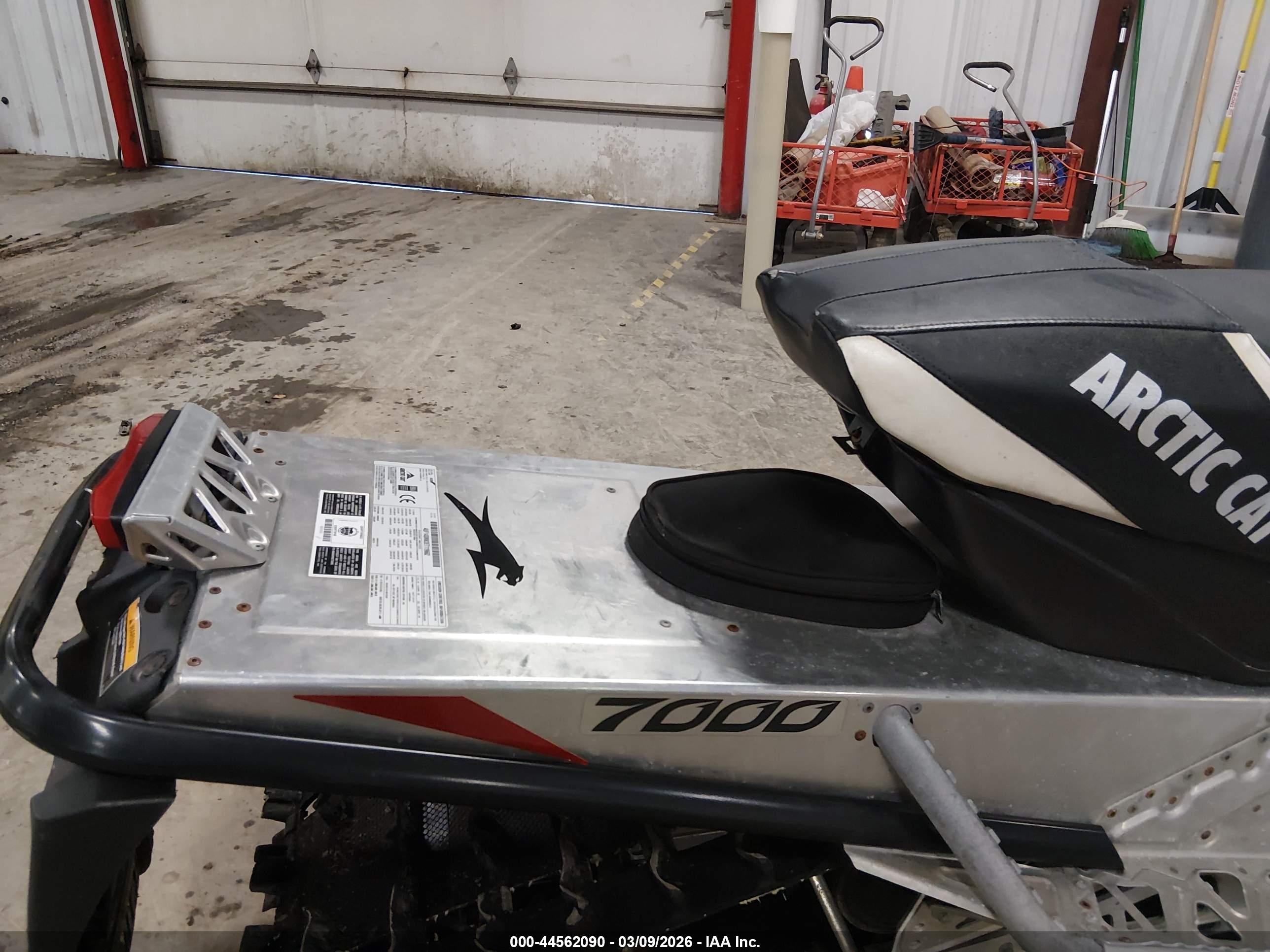 ARCTIC CAT image 8