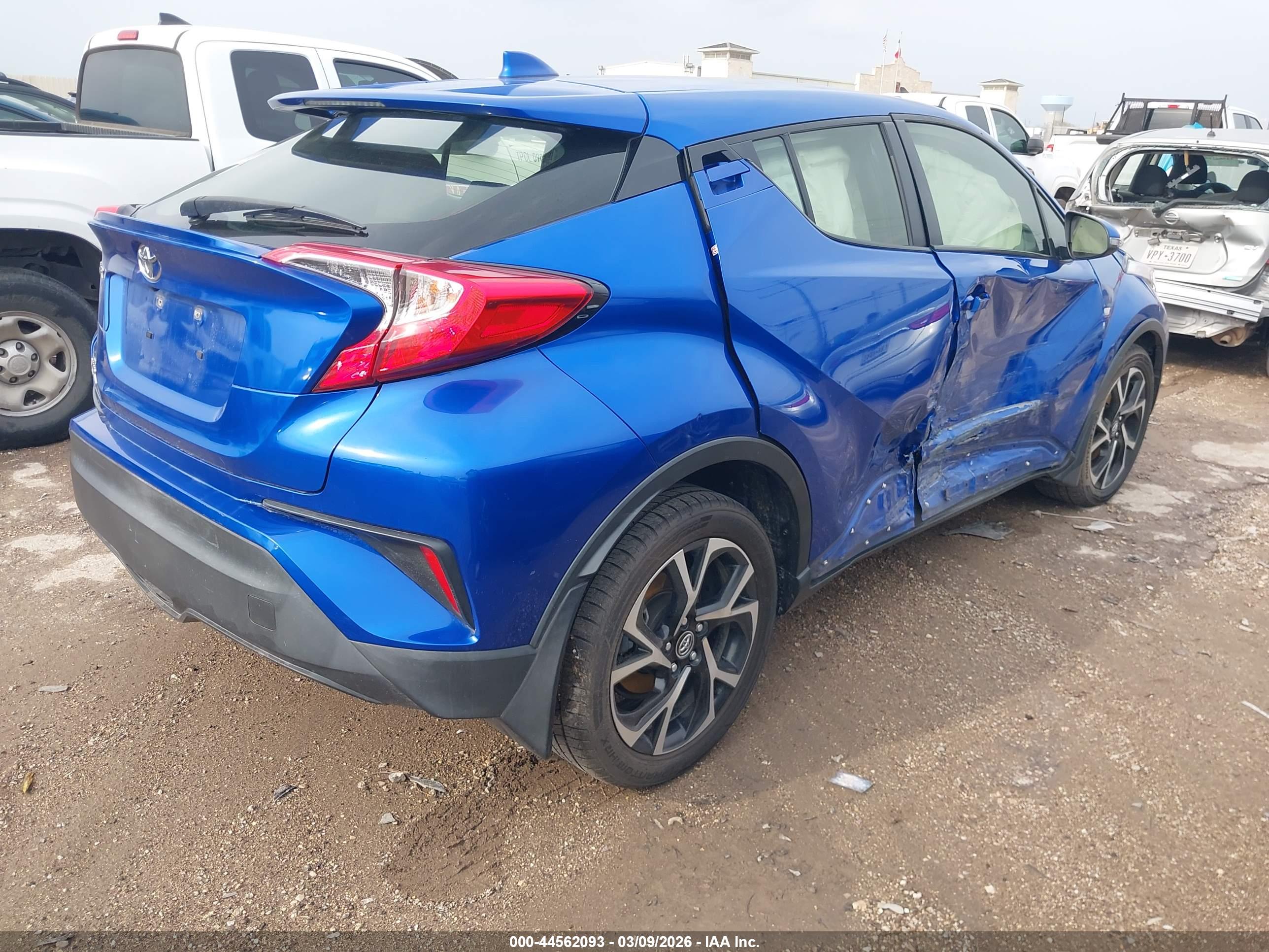 TOYOTA C-HR image 4