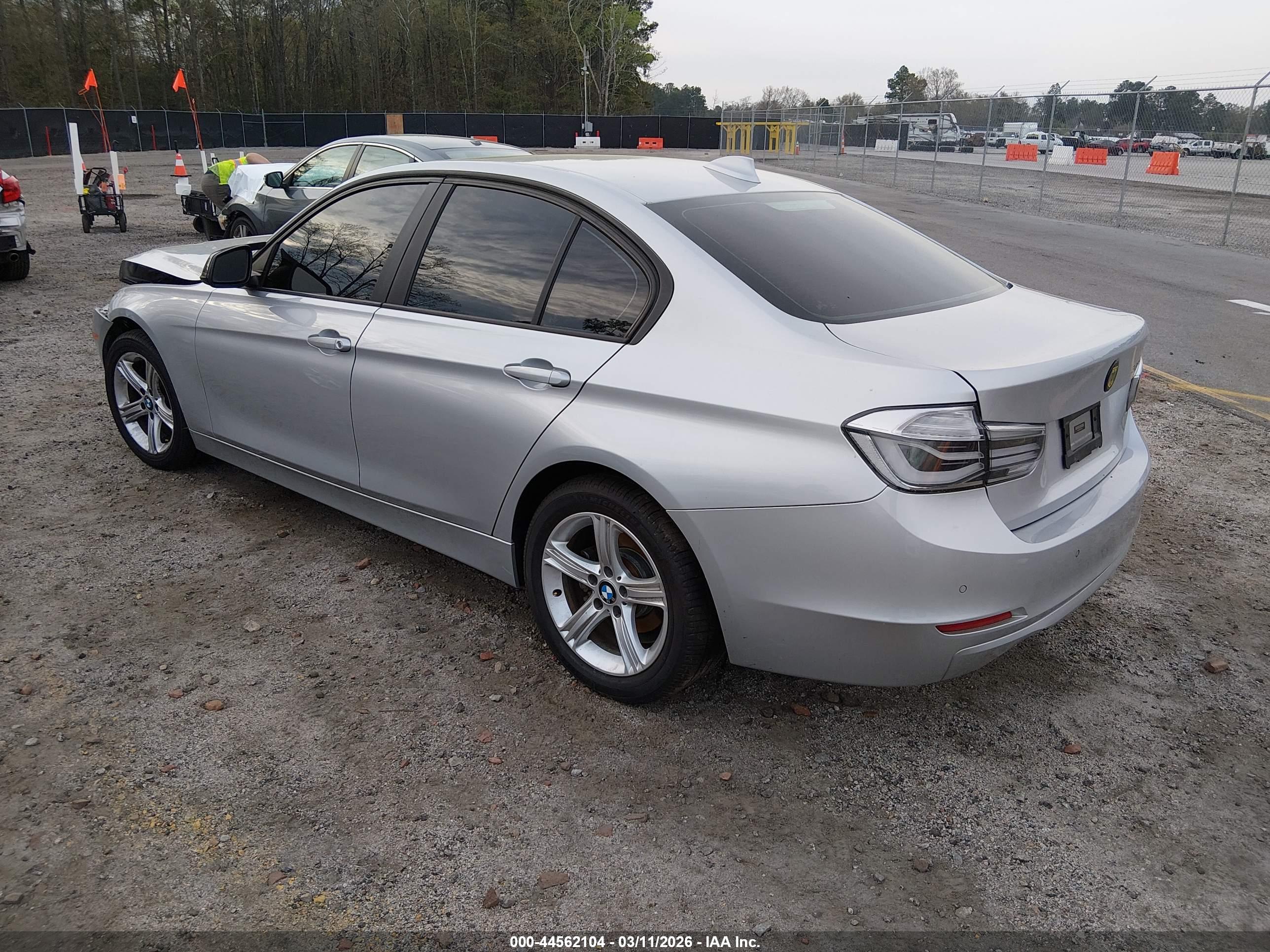 BMW 328I image 3