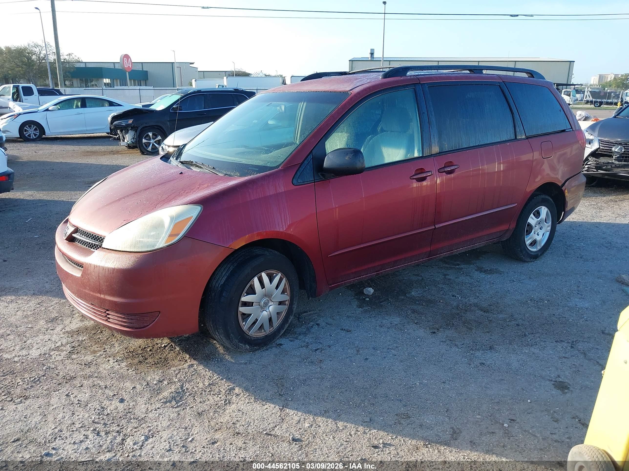 TOYOTA SIENNA image 2