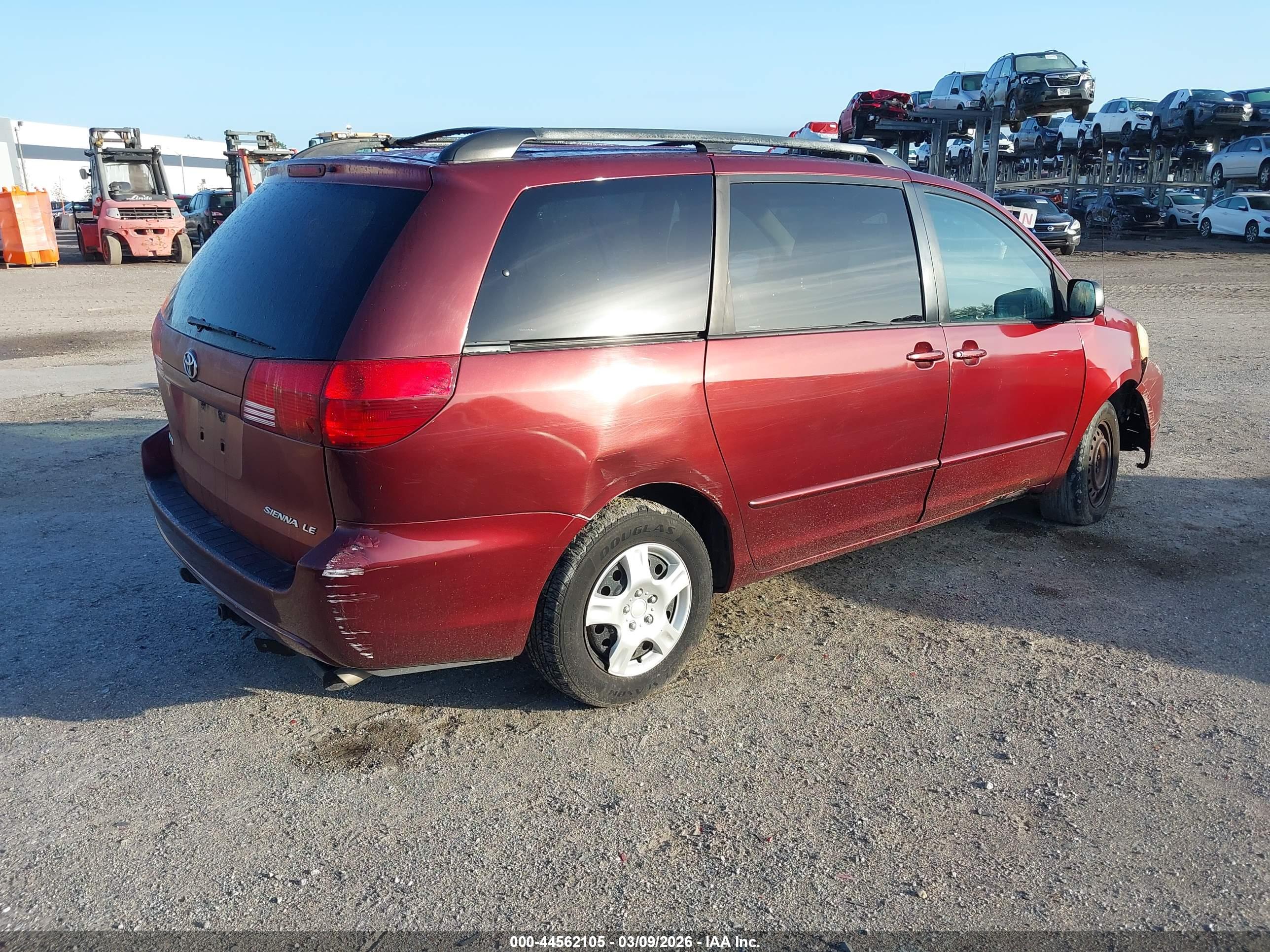 TOYOTA SIENNA image 4