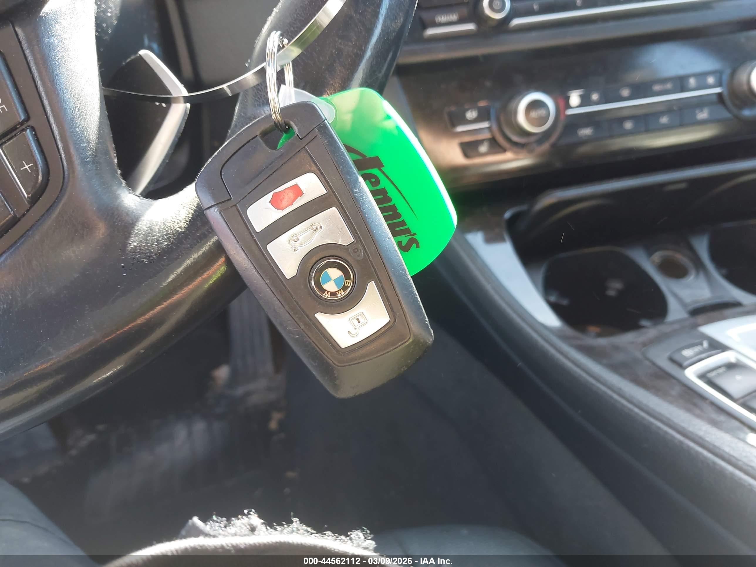 BMW 528I image 11